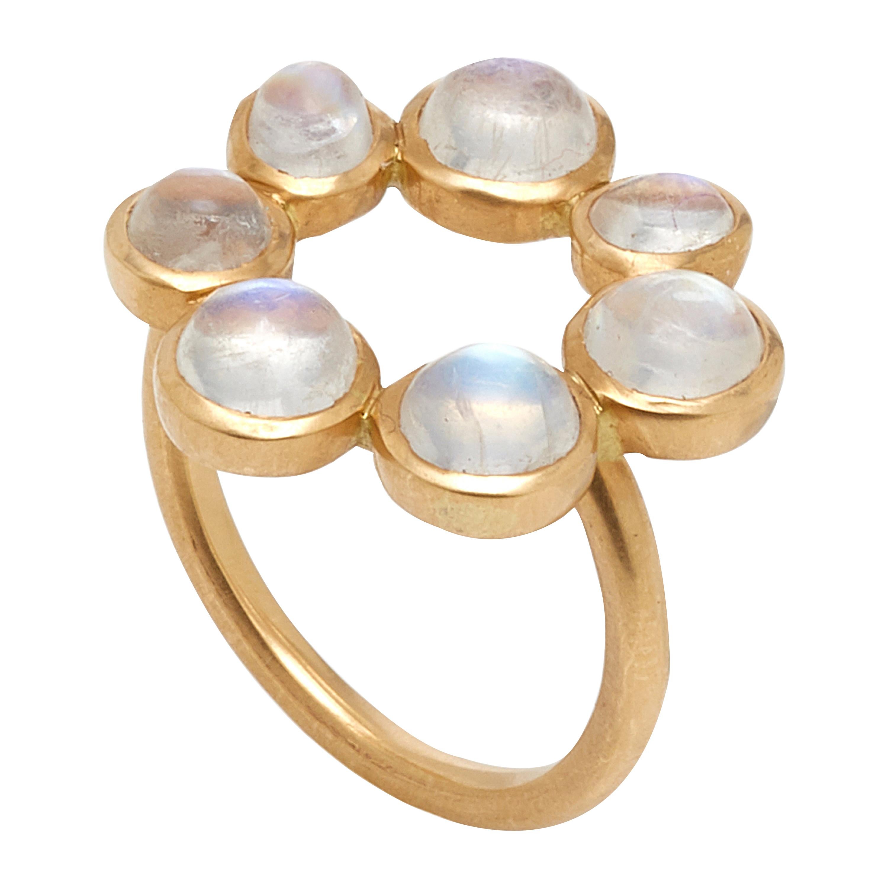 Ouroboros Cabochon Rainbow Moonstone 18 Karat Gold Circle Ring For Sale