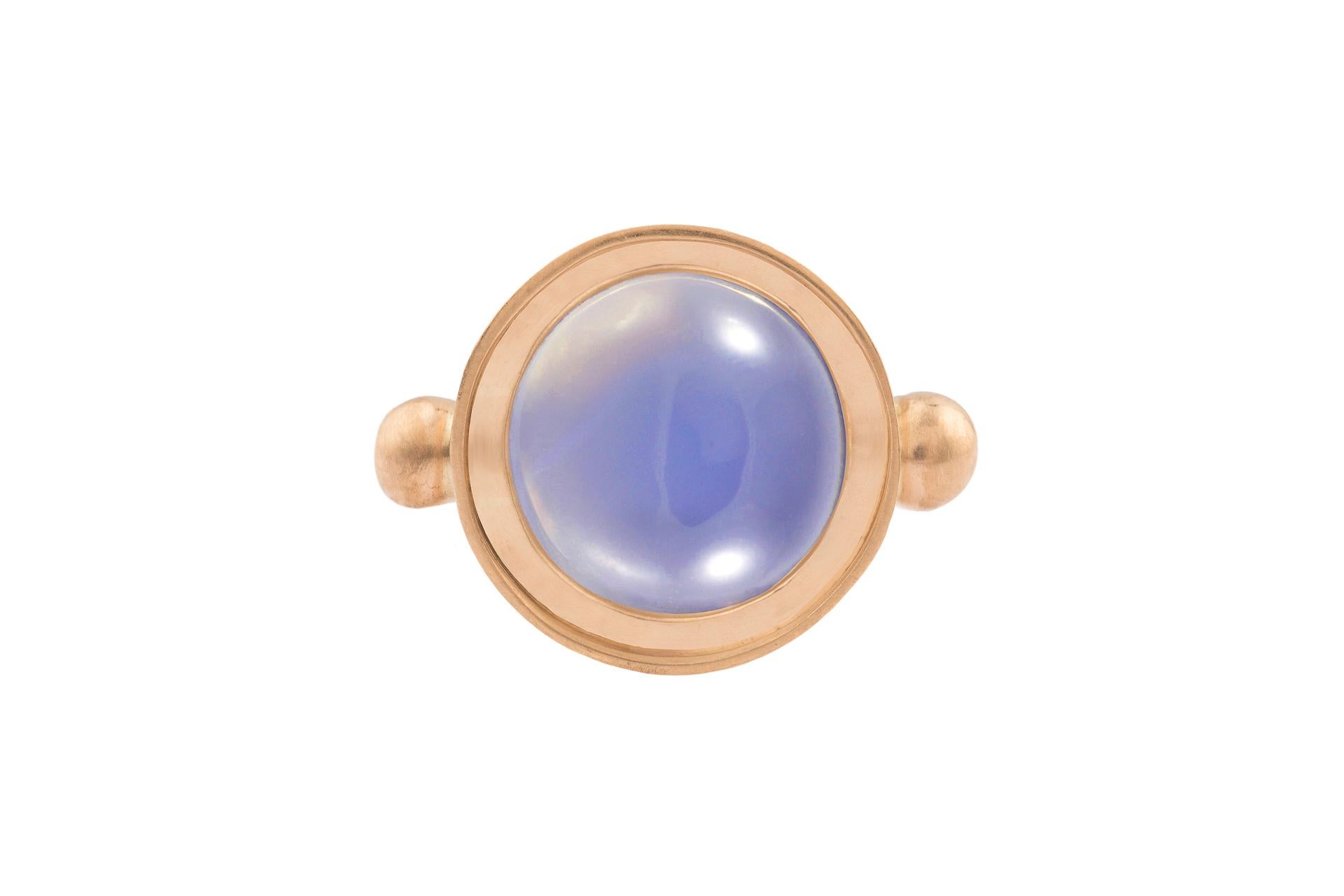 Modern Ouroboros Chalcedony Ring set in 18kt Gold For Sale