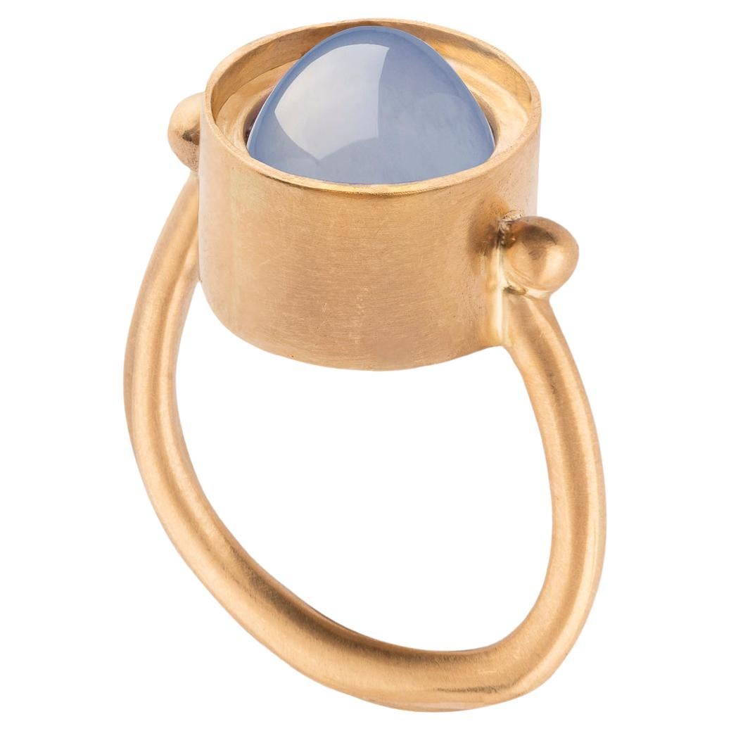 Ouroboros Chalcedony Ring set in 18kt Gold For Sale