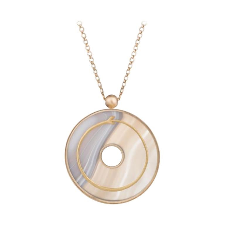 OUROBOROS 18 Karat Yellow Gold and Veined Agate Snake Pendant Necklace For Sale
