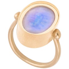 OUROBOROS Oval Cabochon Rainbow Moonstone 18 Karat Gold Ring