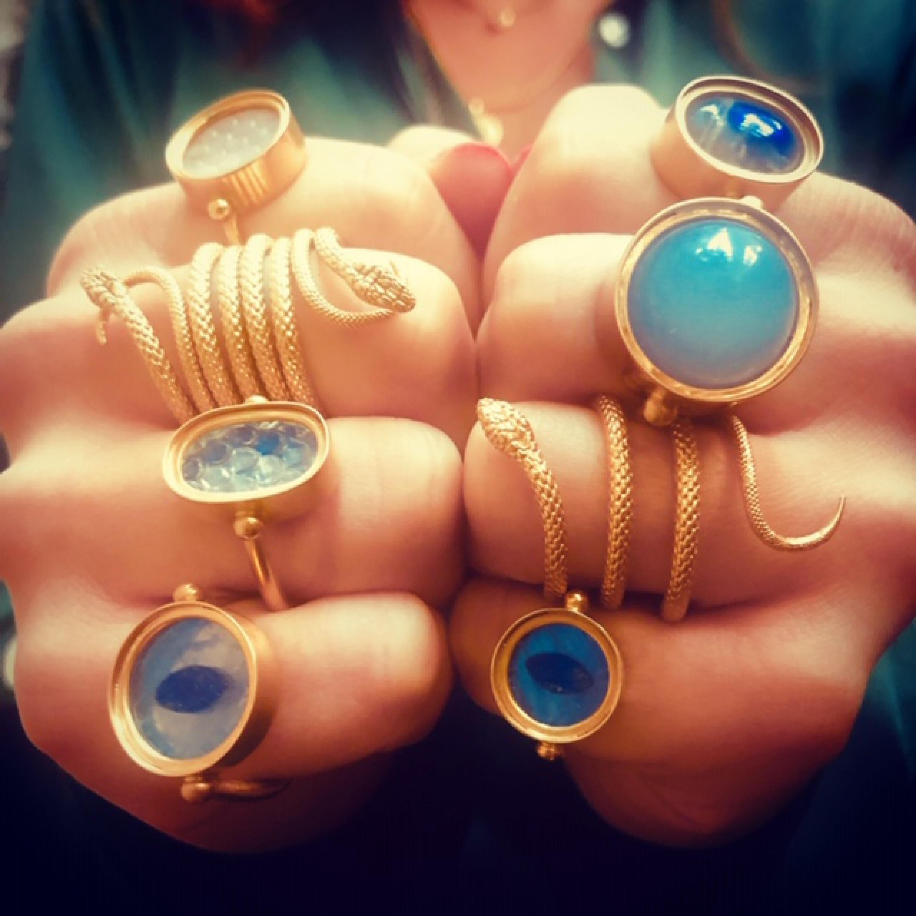 OUROBOROS Rainbow Moonstone and Lapis Lazuli Inlaid 18 Karat Gold Snake Eye Ring For Sale 2