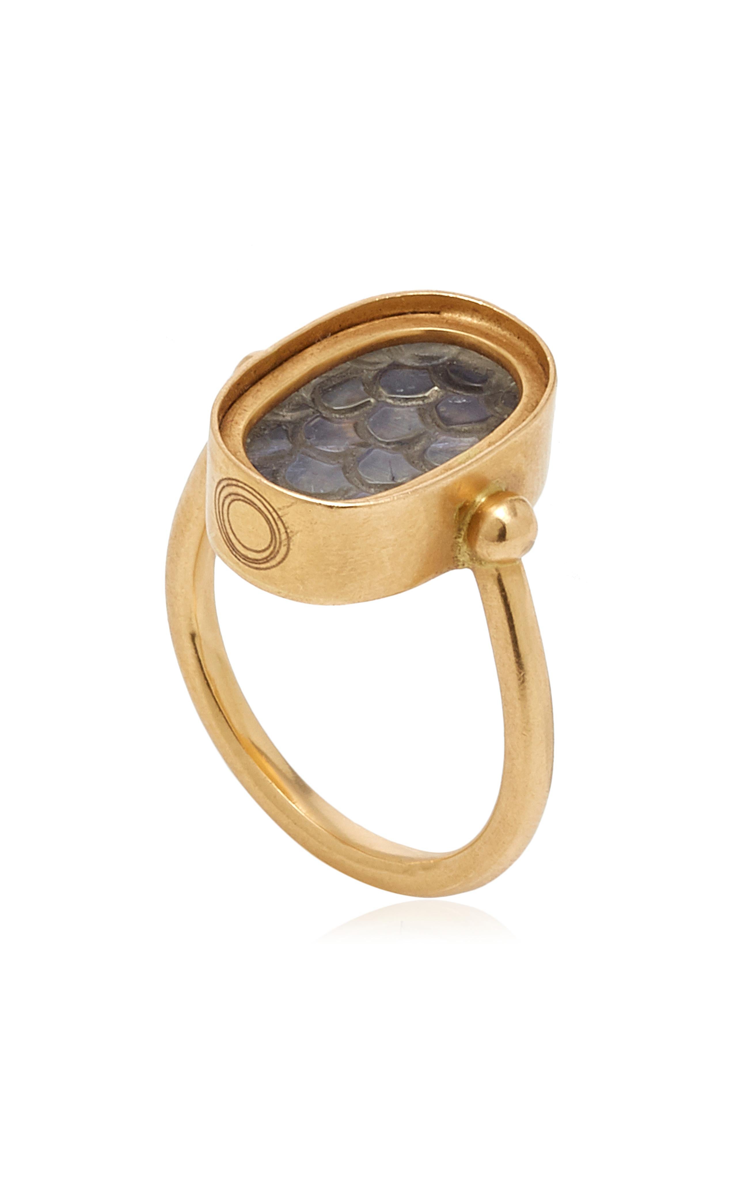 OUROBOROS Rainbow Moonstone Snake Skin Carved Oval Moonstone 18 Karat Gold Ring For Sale 2