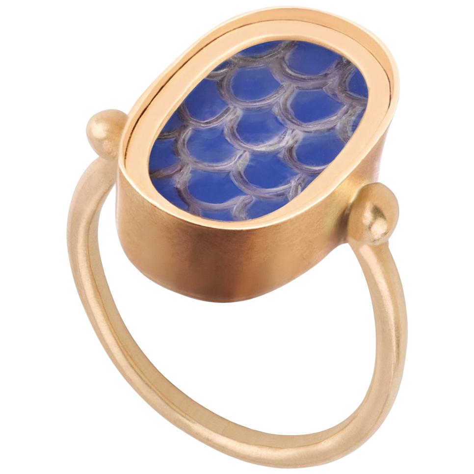 OUROBOROS Rainbow Moonstone Snake Skin Carved Oval Moonstone 18 Karat Gold Ring For Sale