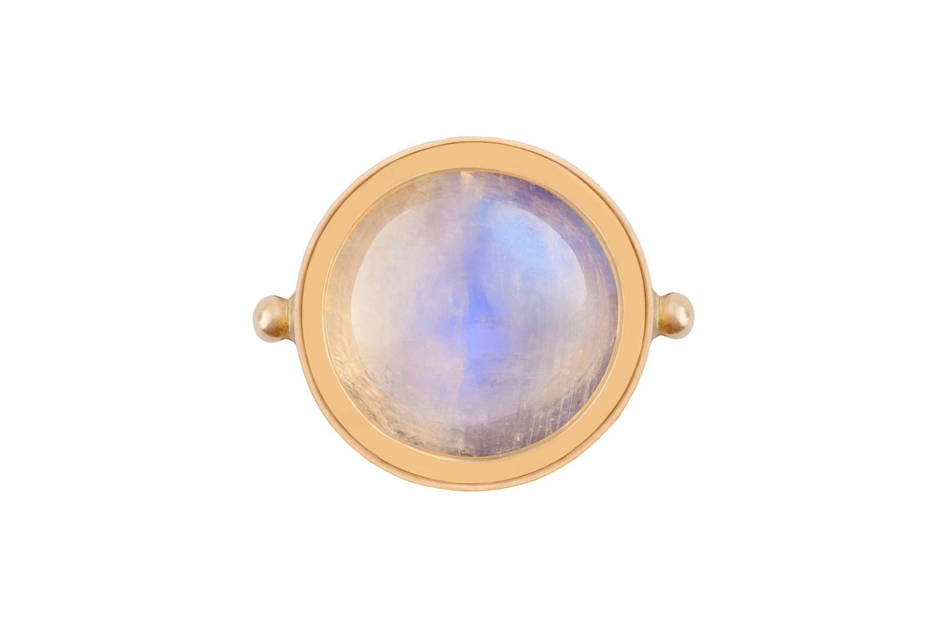Ouroboros round rainbow moonstone set in 18 karat gold ring. 

This piece is made completely by hand and if it is out of stock, it takes 4 to 6 weeks to produce. 

Please let us know your ring size and it will be either made to order or altered to