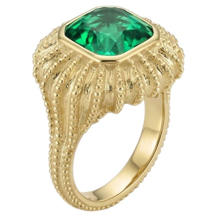 Anillo «Oursin» en oro amarillo de 18k con turmalina verde, de MARIANNE CANARELLI