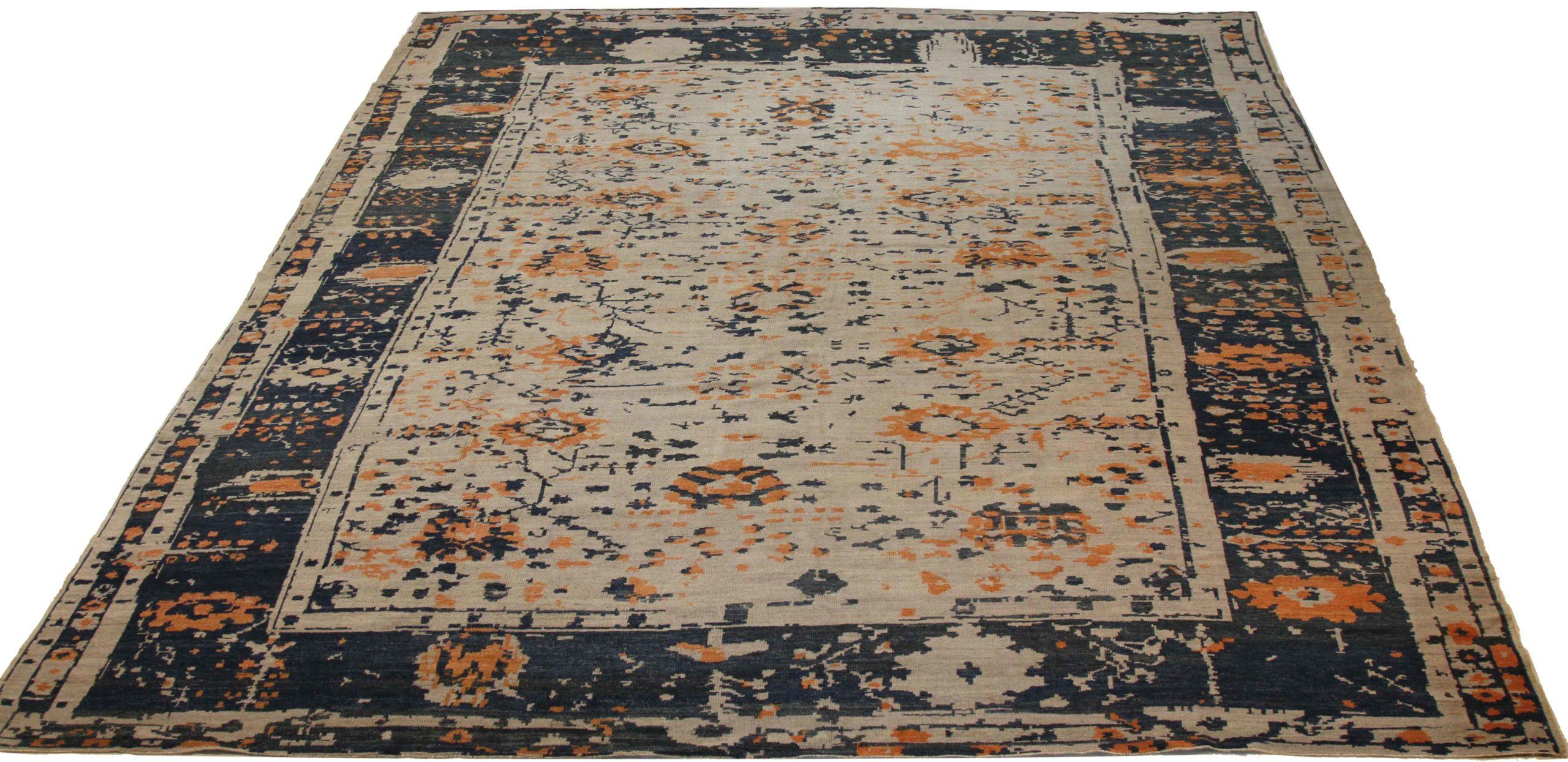 Scopri l'eleganza di questo Oushak unico nel suo genere, caratterizzato da una splendida lavorazione artigianale del 1990 circa. Progettato con una meticolosa attenzione ai dettagli, questo design esclusivo è perfetto per valorizzare il tuo spazio.
