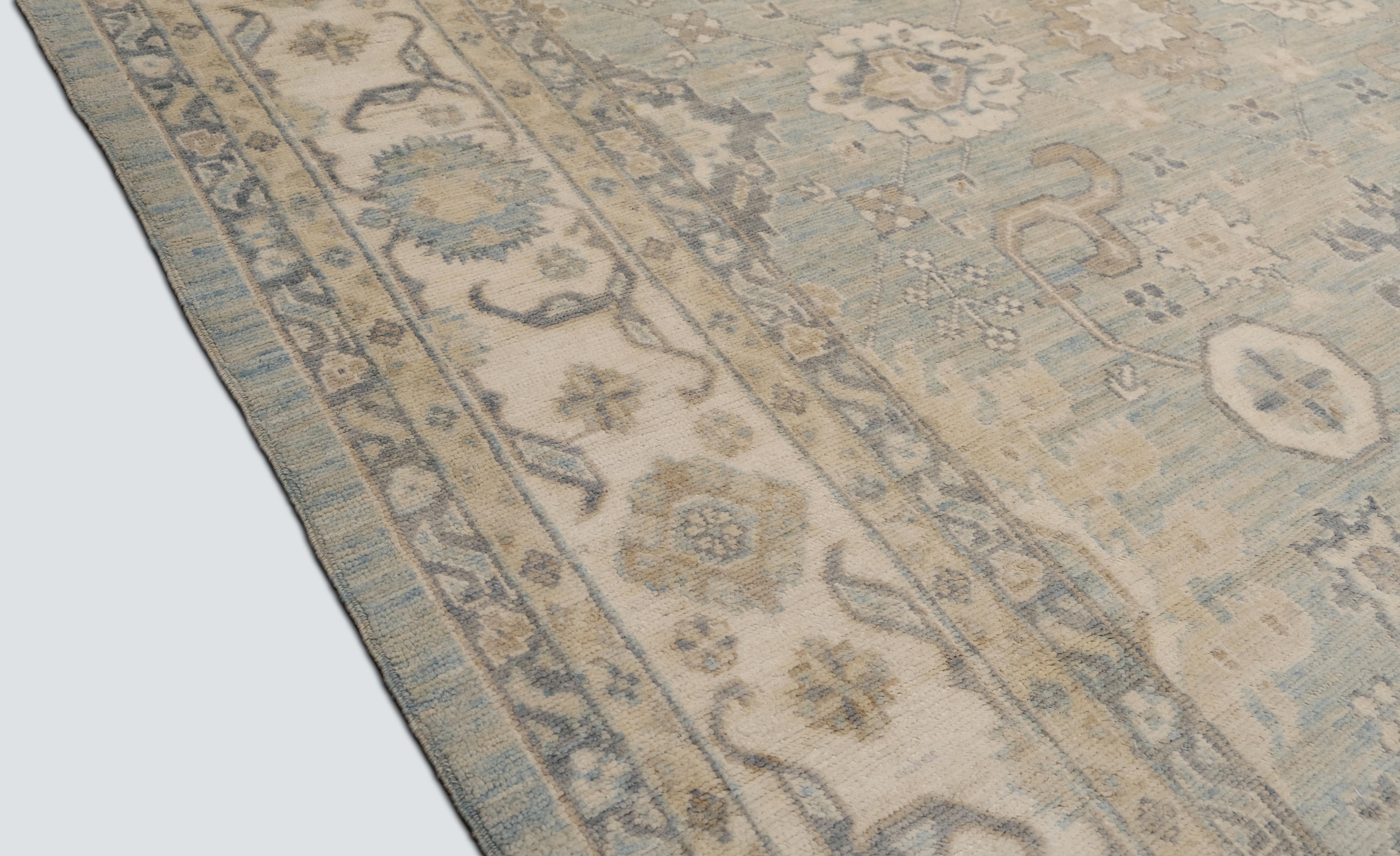 Annodato a mano Oushak Green and Ivory Floral Designed Hand-Knotted Wool Rug 9'3''x11'8'' in vendita