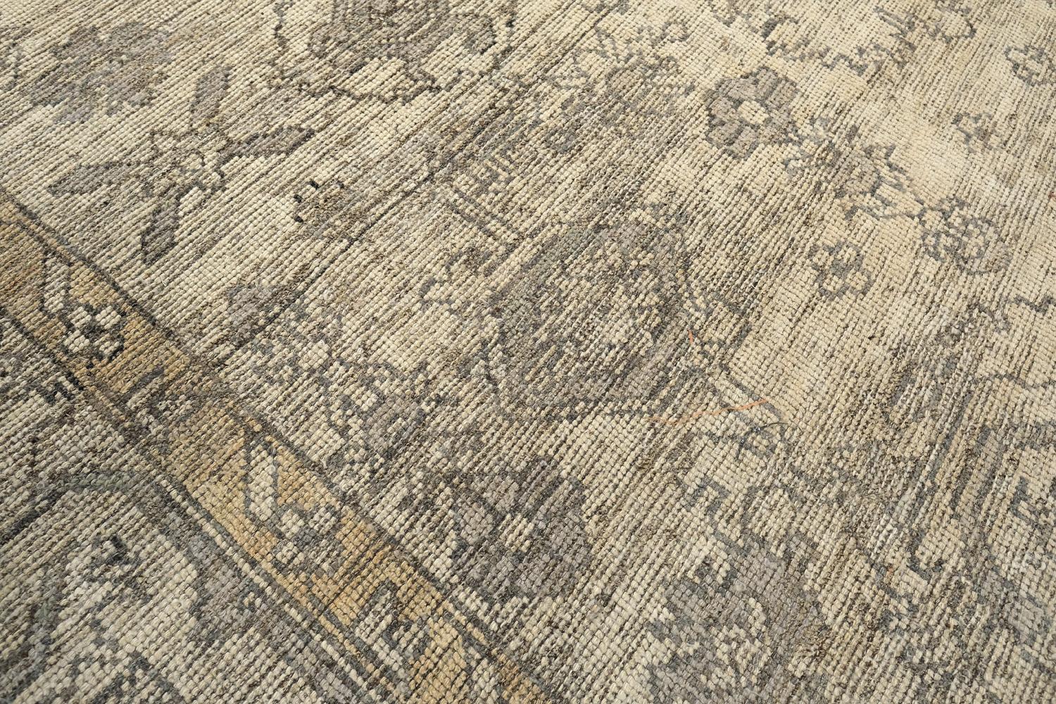 XXIe siècle et contemporain Néo-Oushak Revival, Seasons de Mehraban Rugs en vente