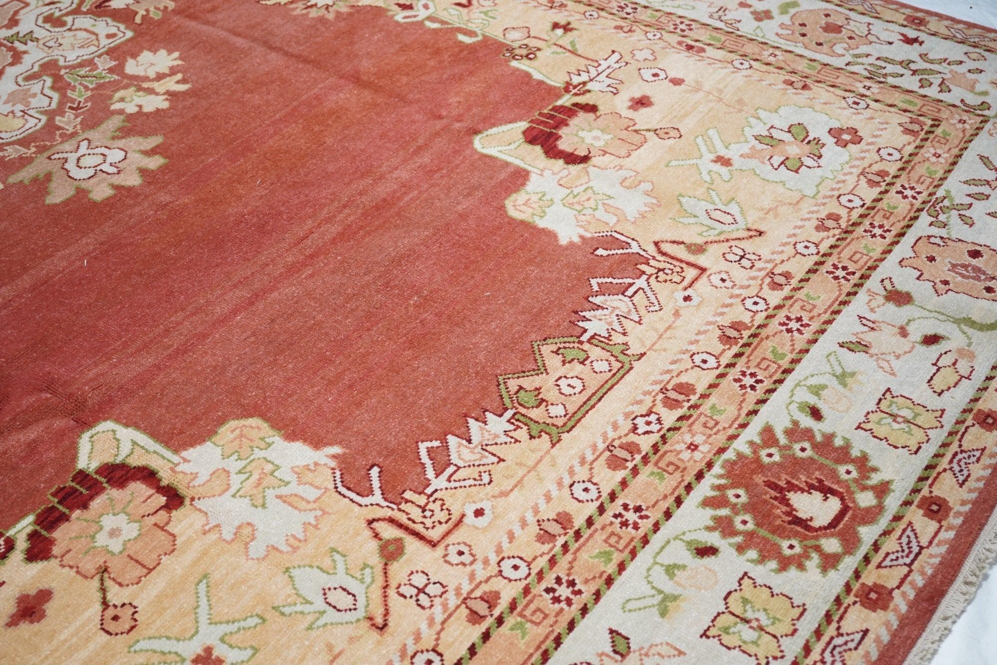 Oushak-Teppich 10'0