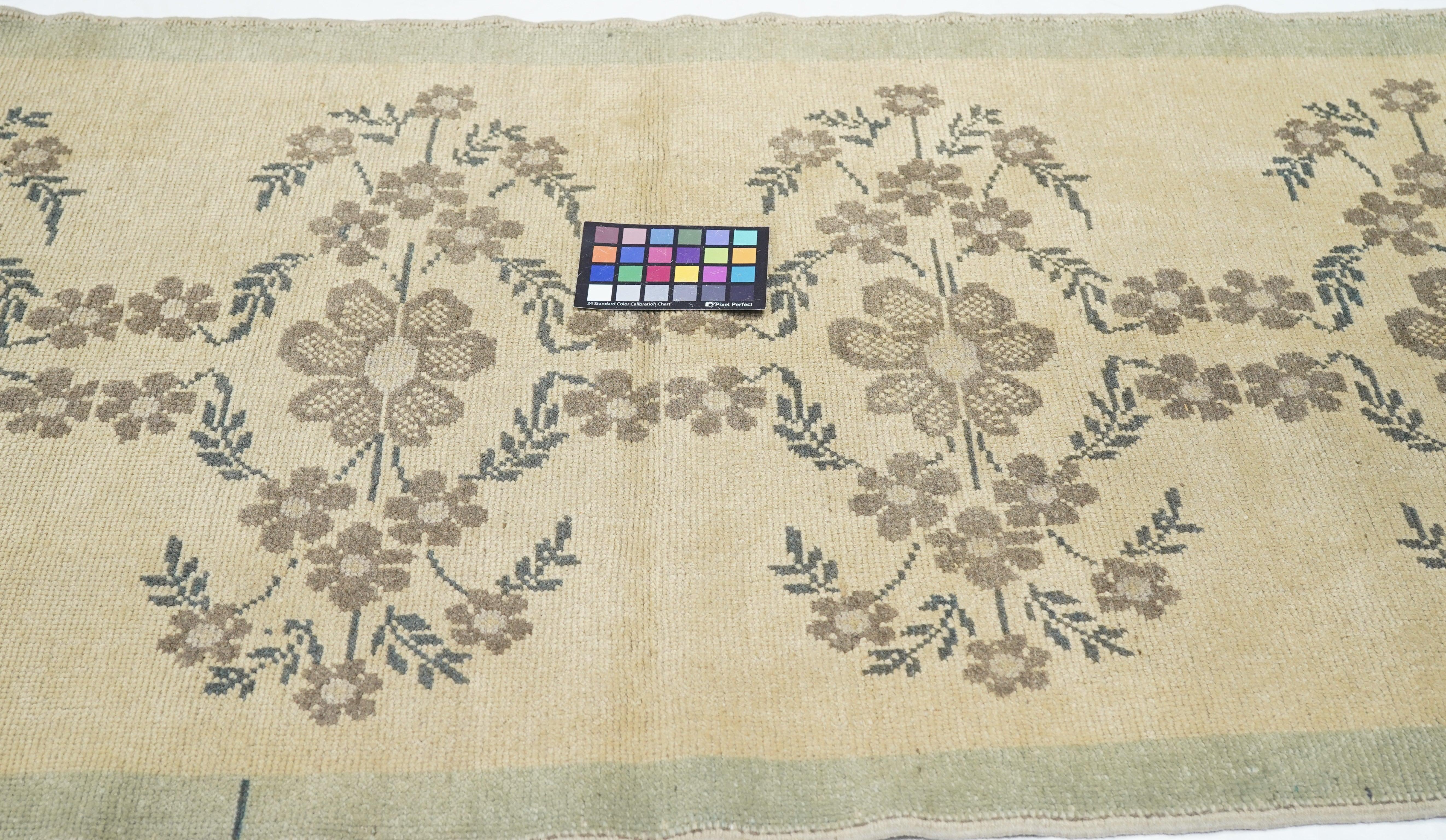 Oushak Rug 2'1'' x 6'2'' en venta 1