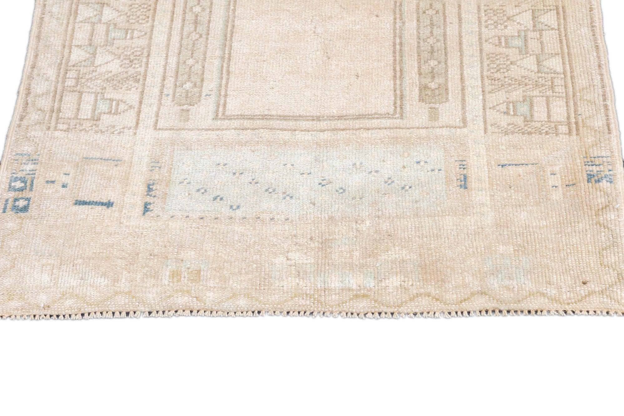 Oushak-Teppich 2'10'' x 4'9'' im Zustand „Gut“ im Angebot in New York, NY