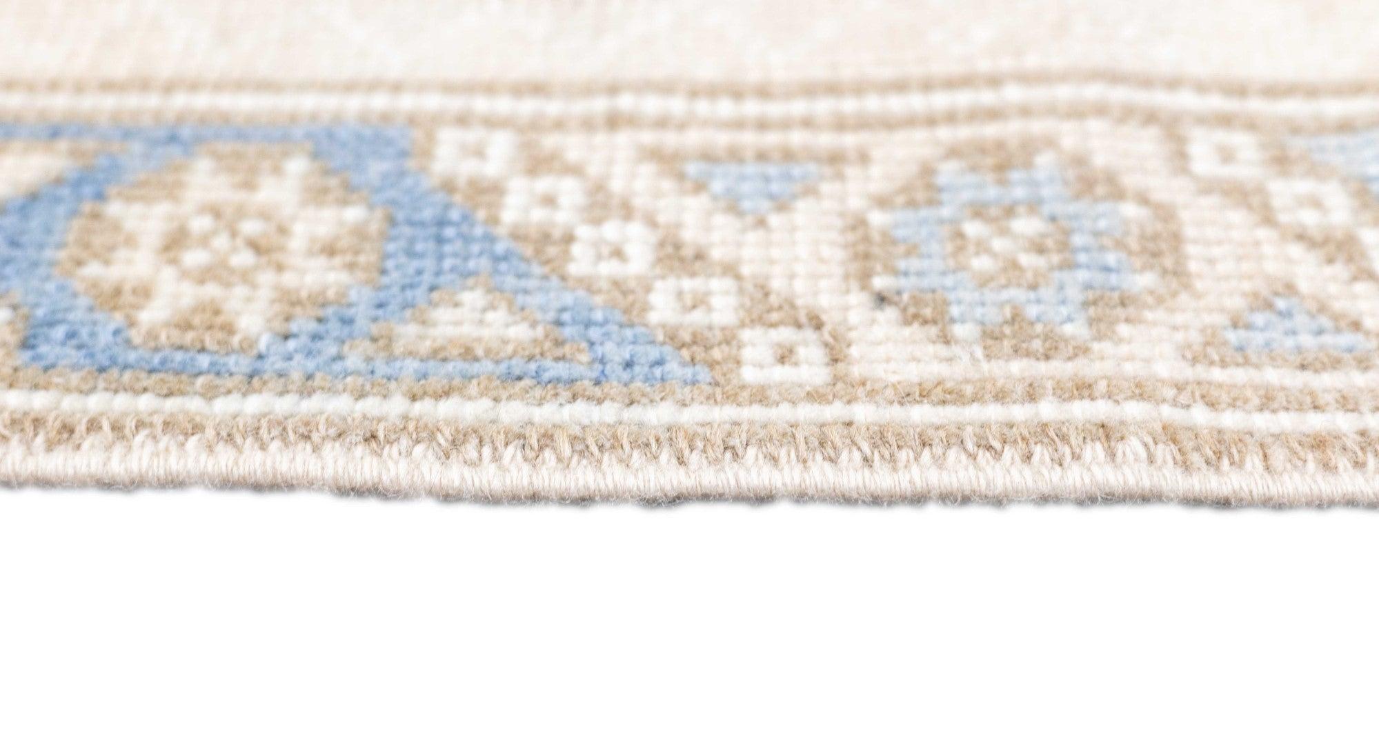 Oushak-Teppich 2'4'' x 3'10'' (21. Jahrhundert und zeitgenössisch) im Angebot