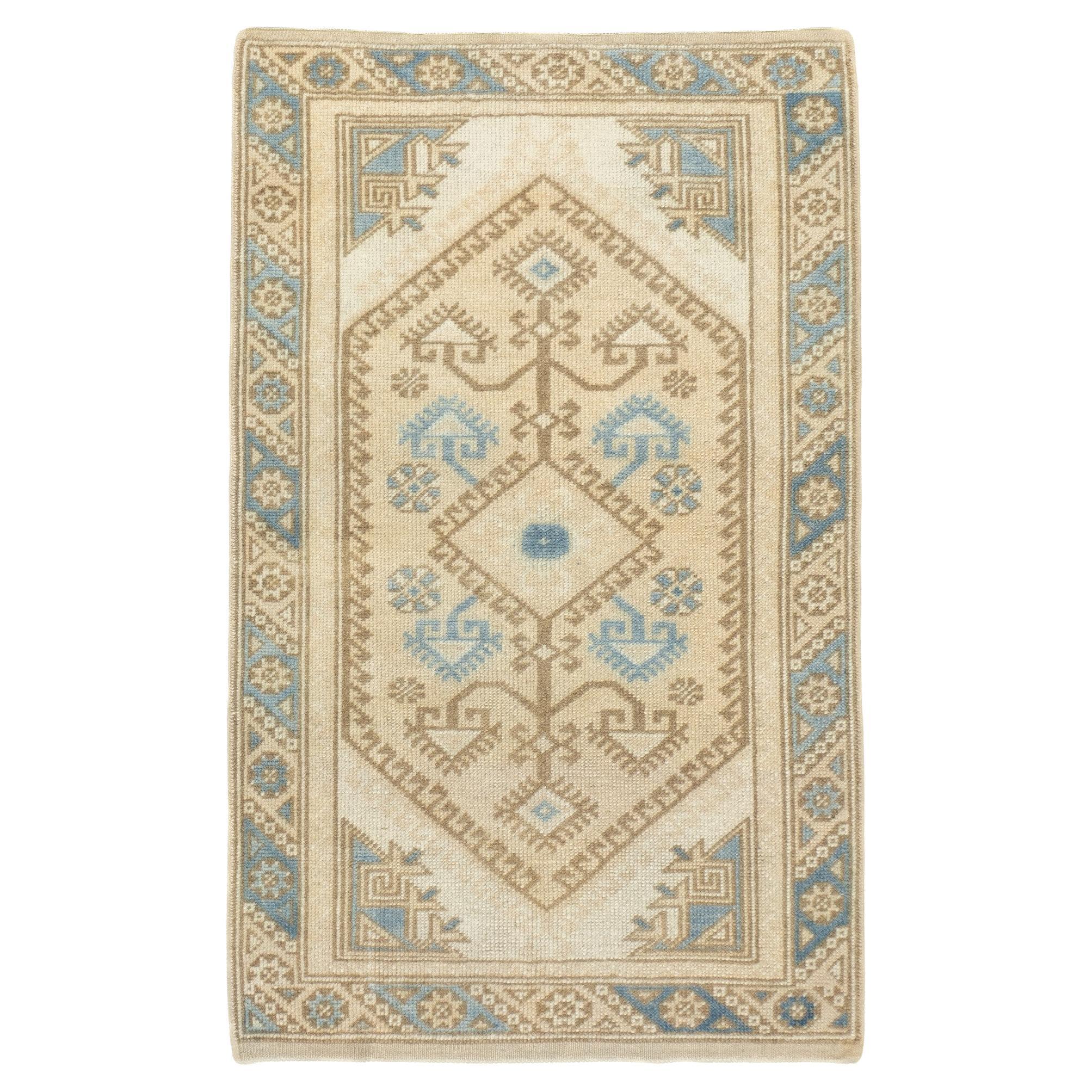 Oushak-Teppich 2'4'' x 3'10'' im Angebot