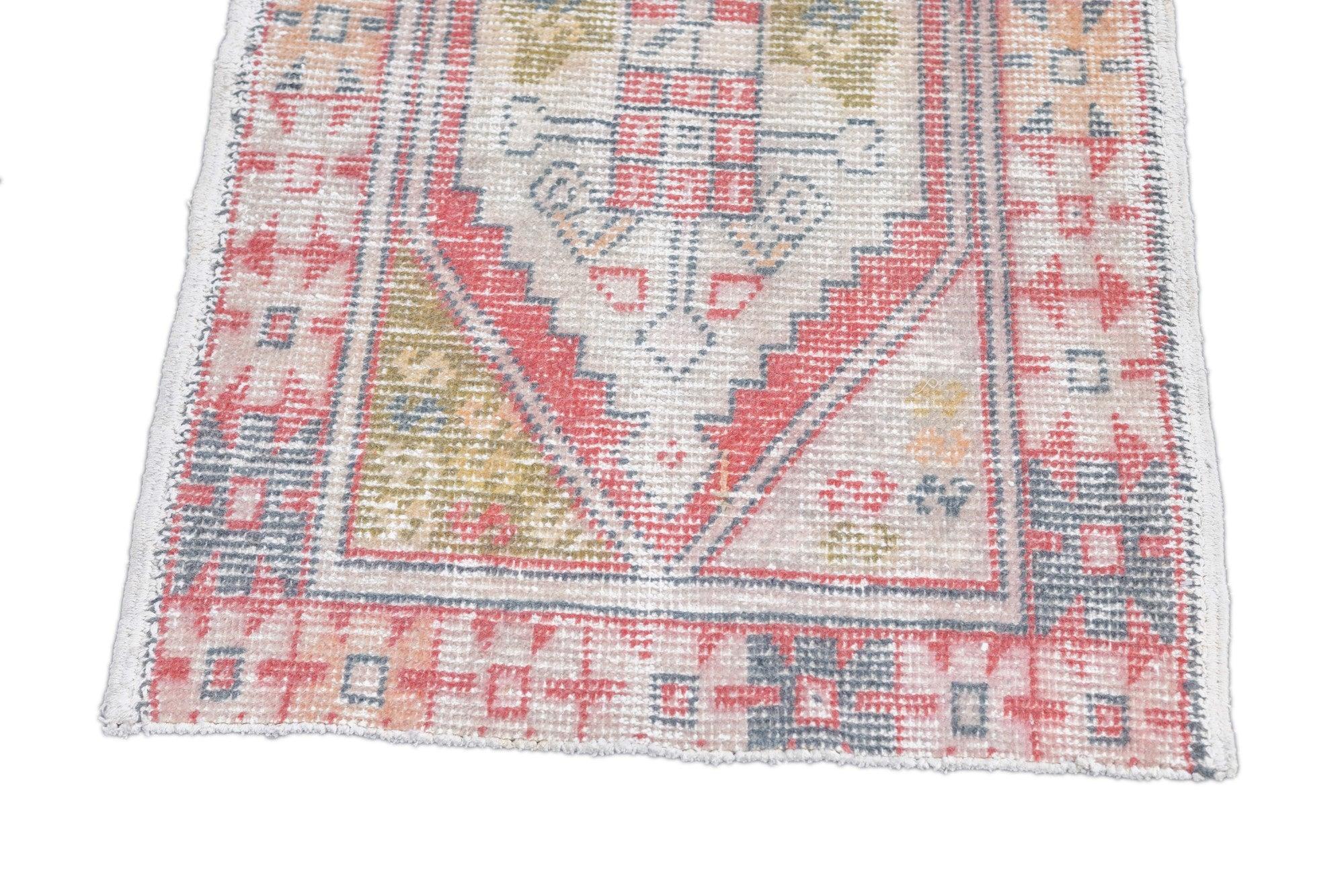Oushak-Teppich 2'5'' x 3'9'' im Zustand „Gut“ im Angebot in New York, NY