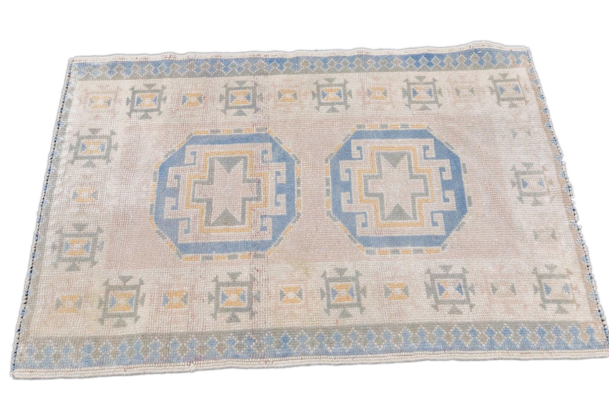 Tappeto Oushak 2'7'' x 3'5'' in vendita 1