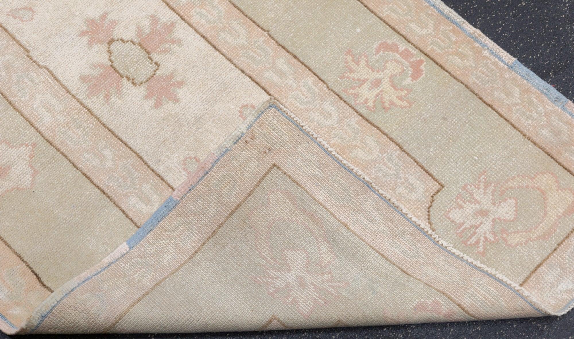 Oushak Rug 2'8'' x 4'7'' For Sale 5