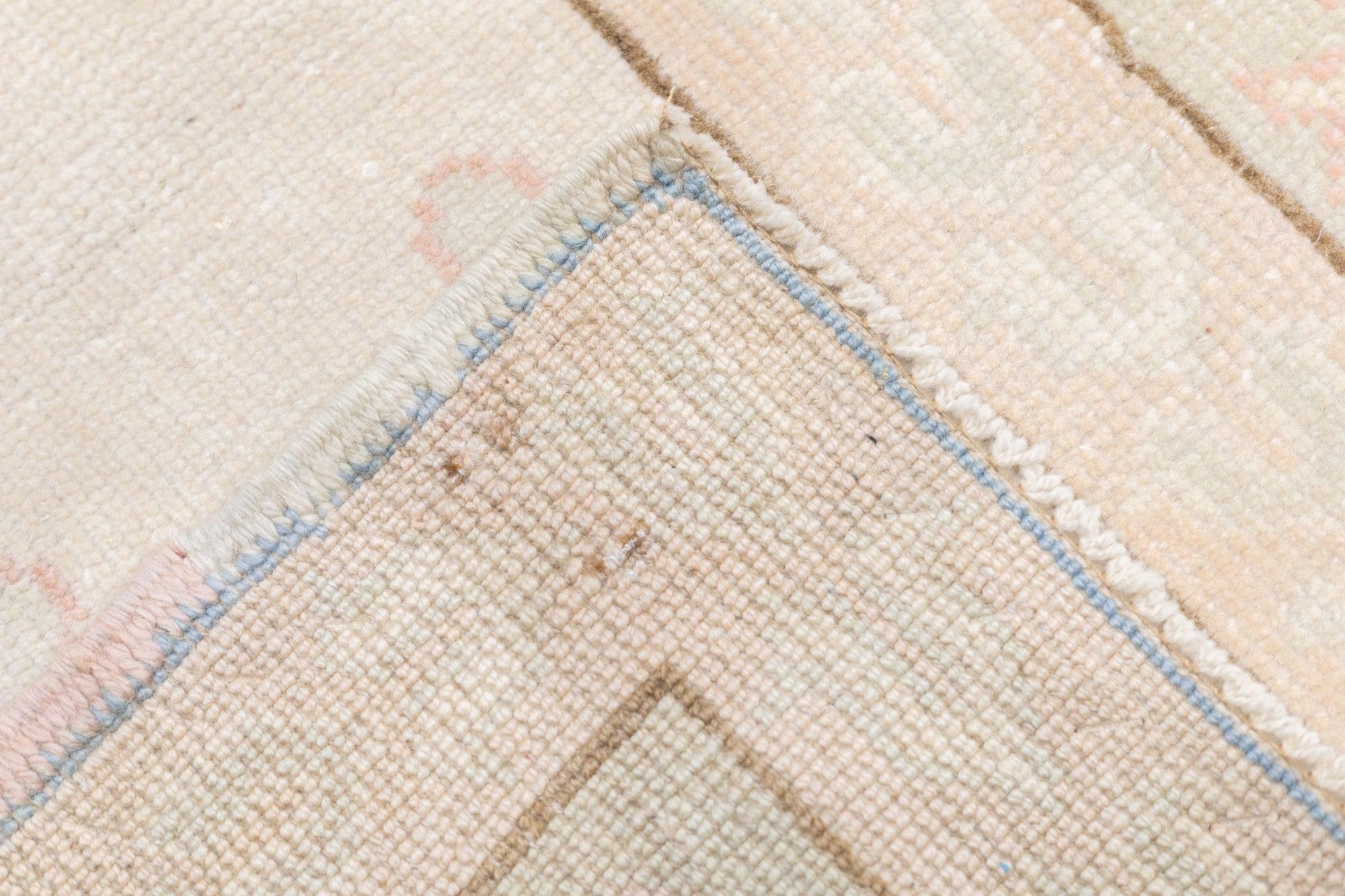 Oushak Rug 2'8'' x 4'7'' For Sale 6