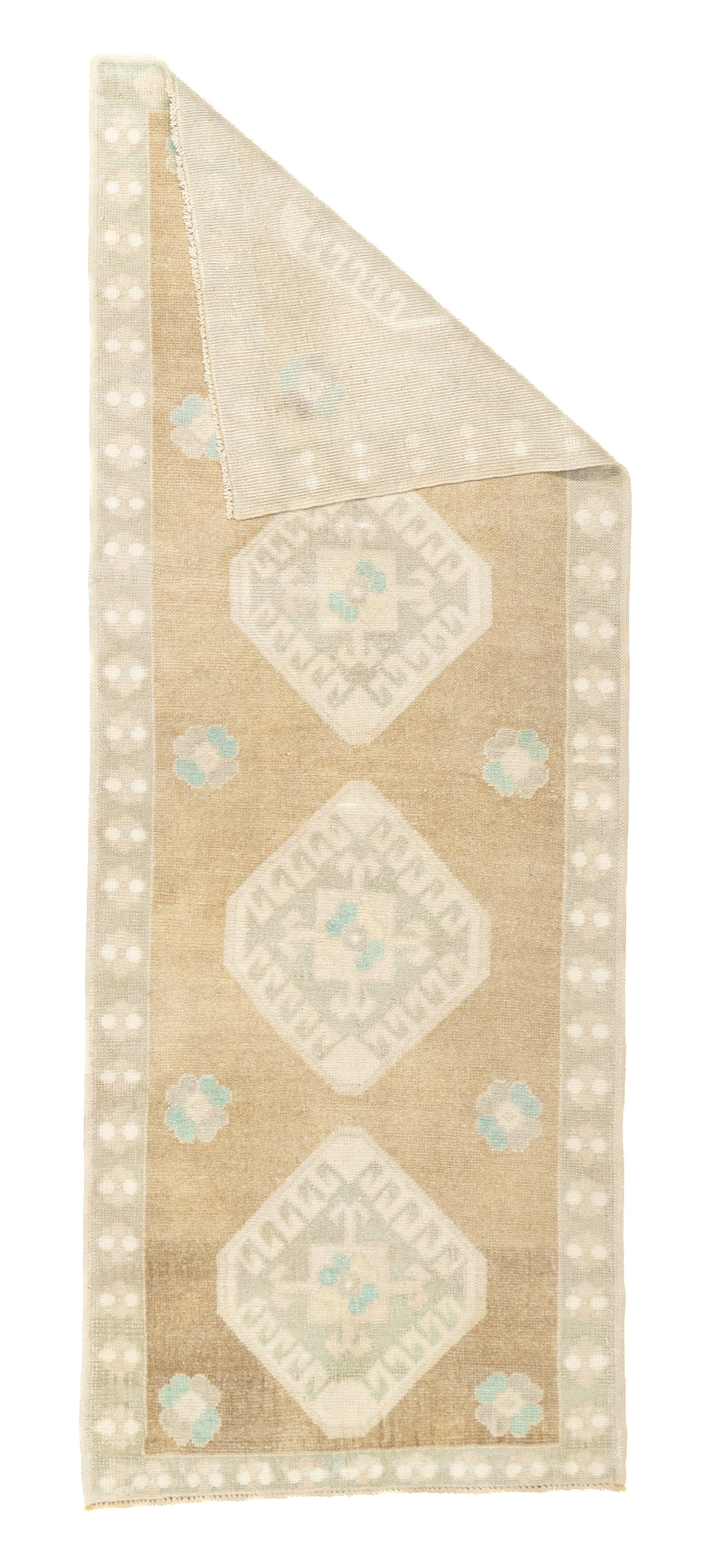 Oushak Rug 2'8'' x 7'0