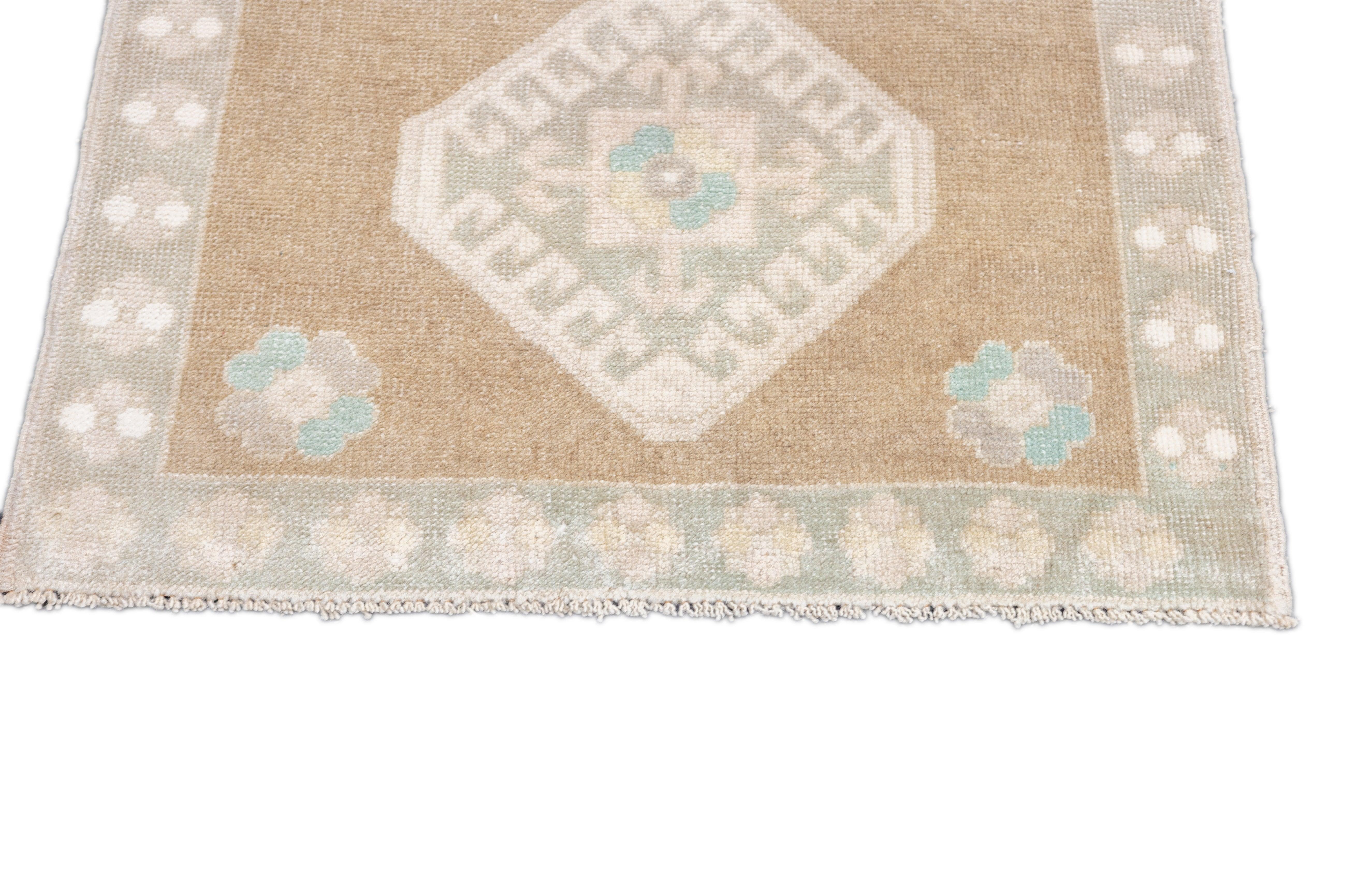 Oushak Rug 2'8'' x 7'0