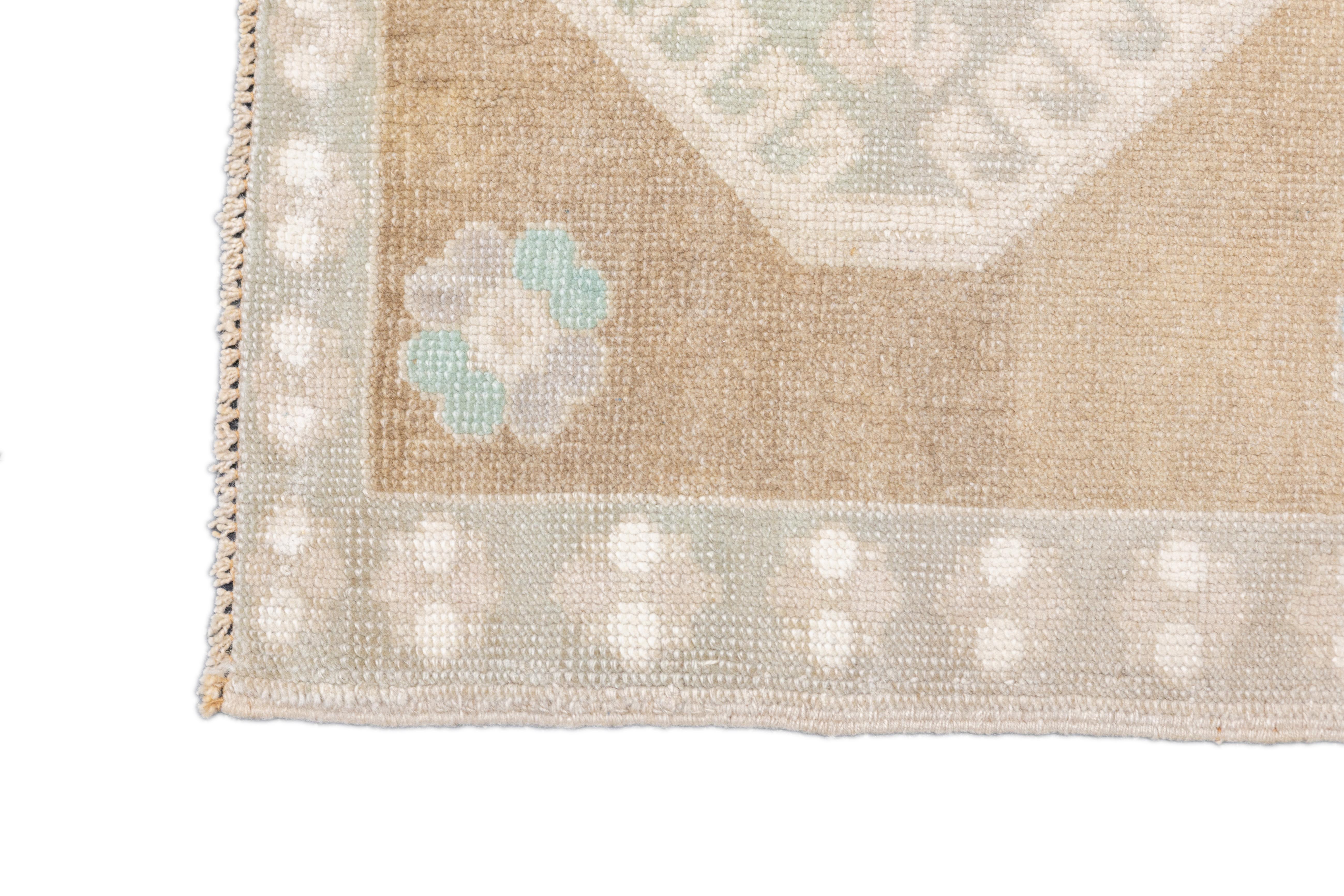 Oushak Rug 2'8'' x 7'0