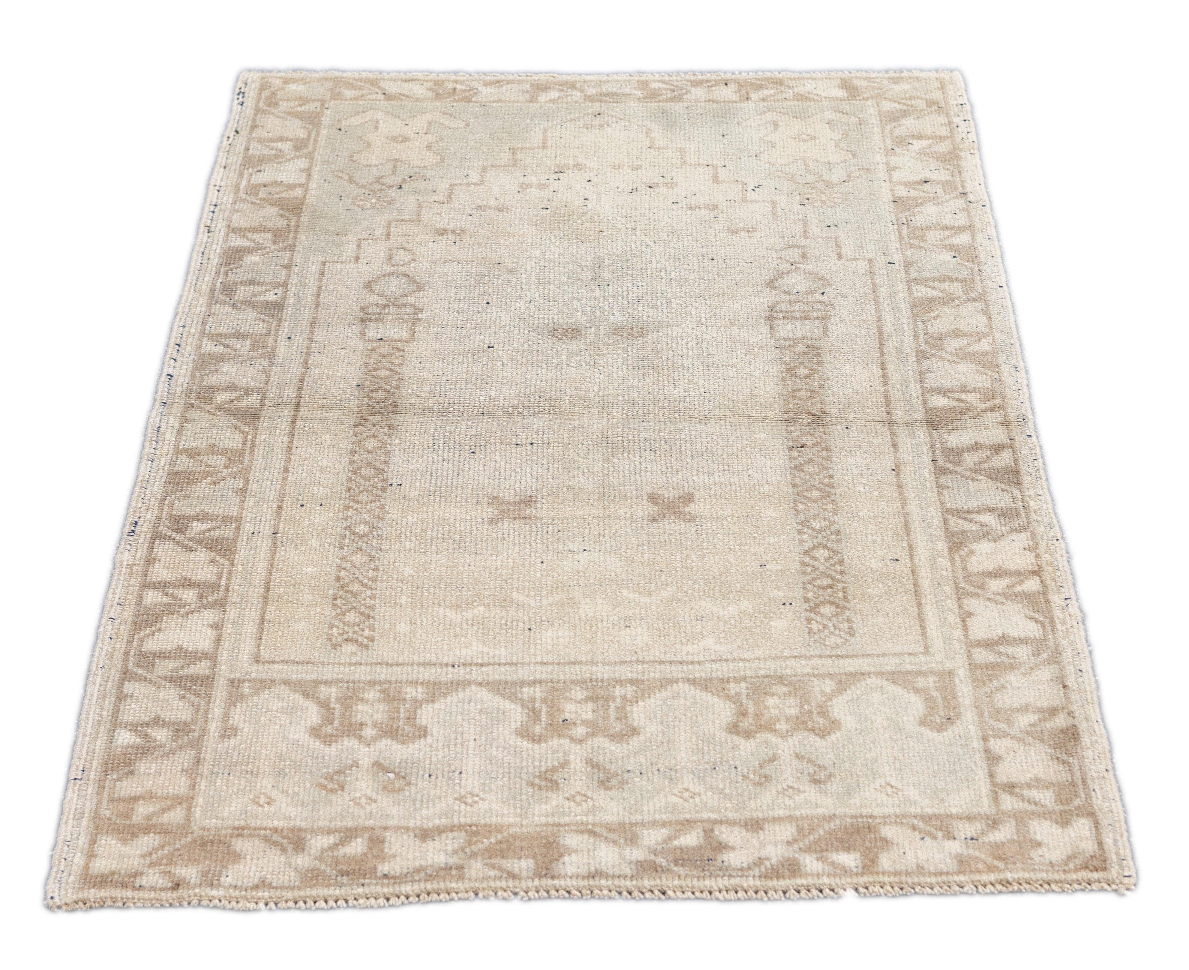 Oushak-Teppich 2'9'' x 4'2'' (Wolle) im Angebot