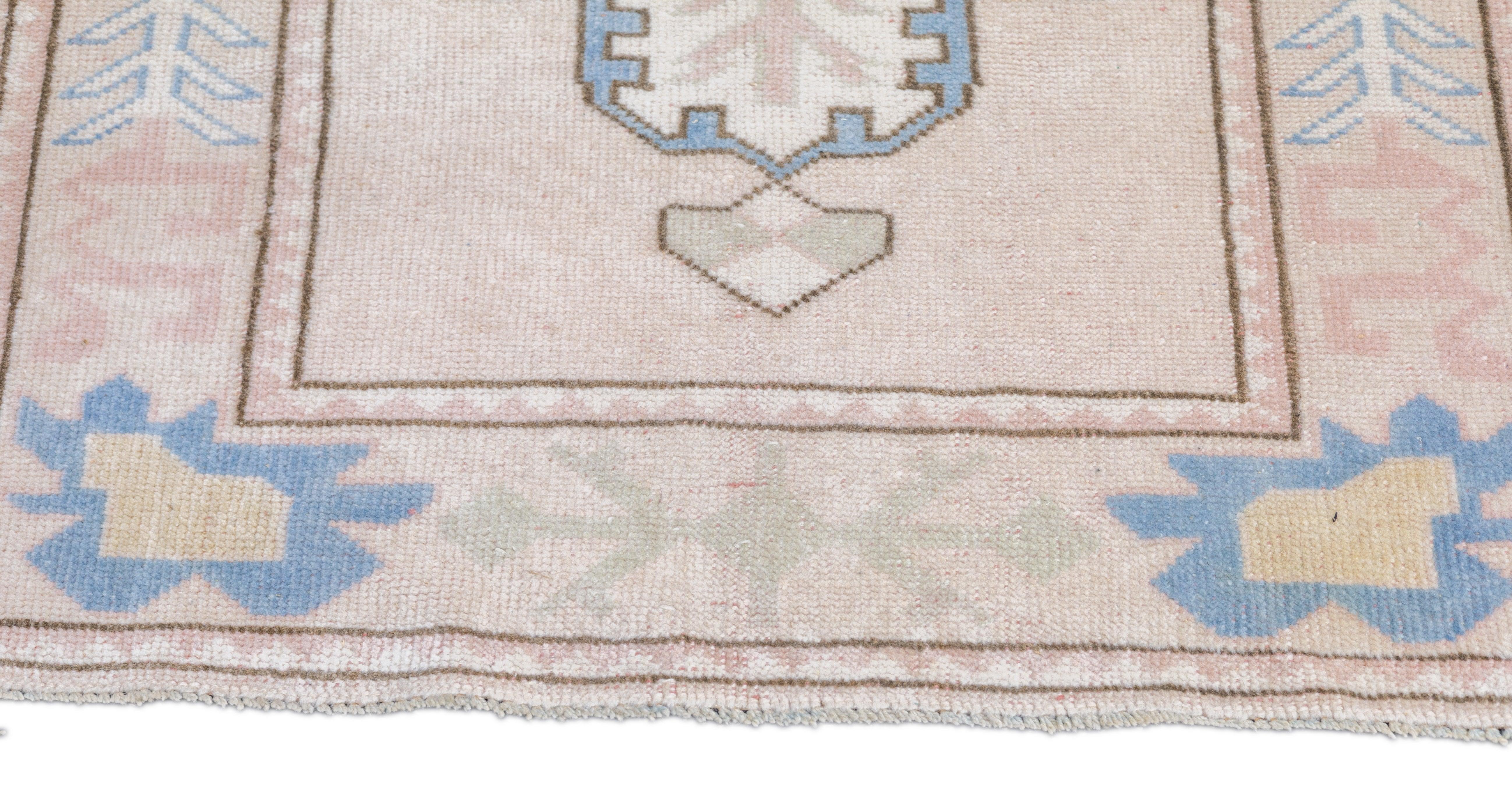 Tappeto Oushak 3'0'' x 3'11'' In condizioni buone in vendita a New York, NY