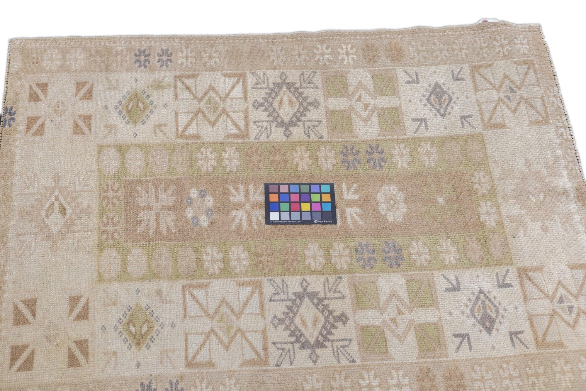 Oushak-Teppich 3'2'' x 4'2'' im Angebot 4