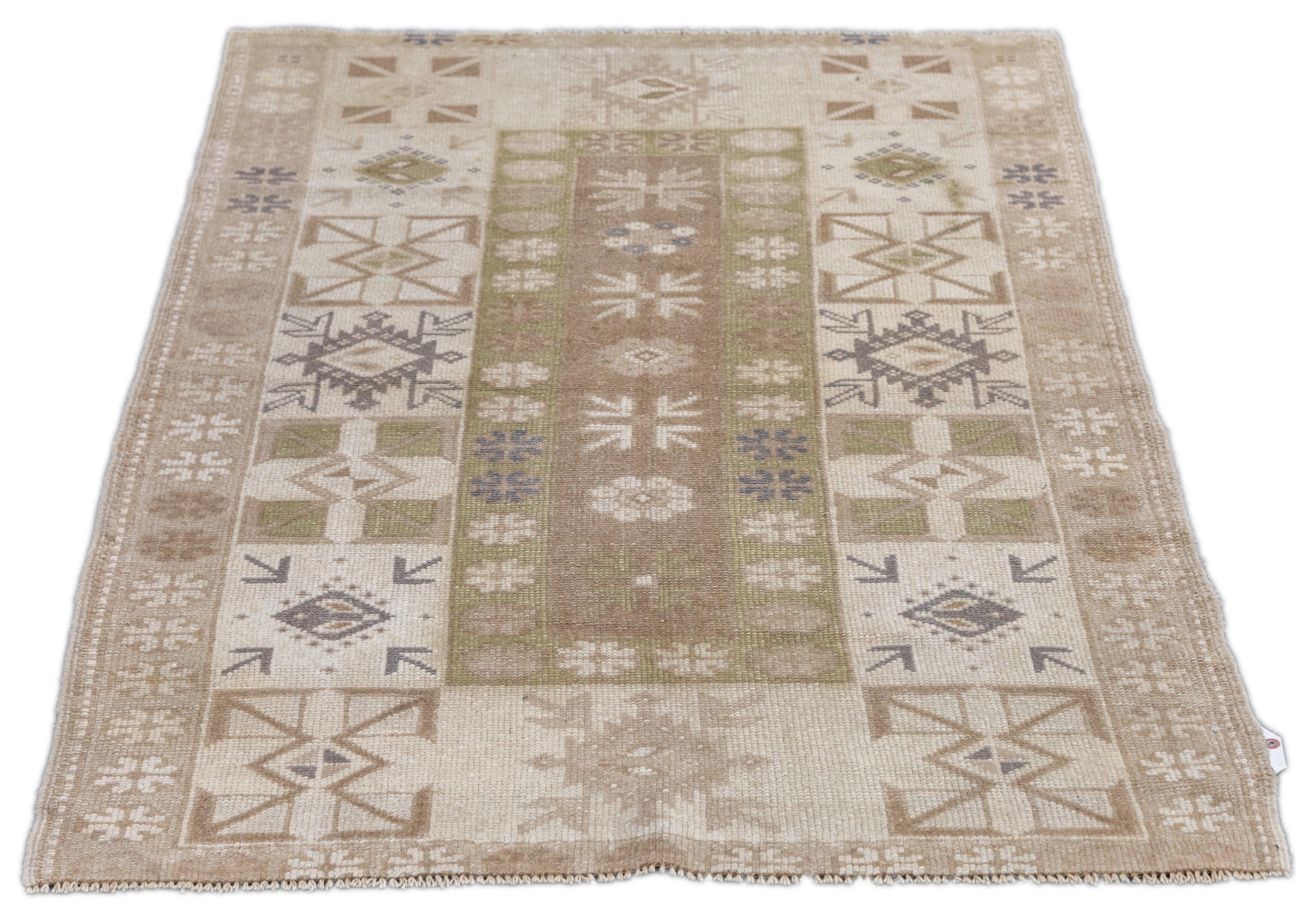 Oushak-Teppich 3'2'' x 4'2'' (21. Jahrhundert und zeitgenössisch) im Angebot