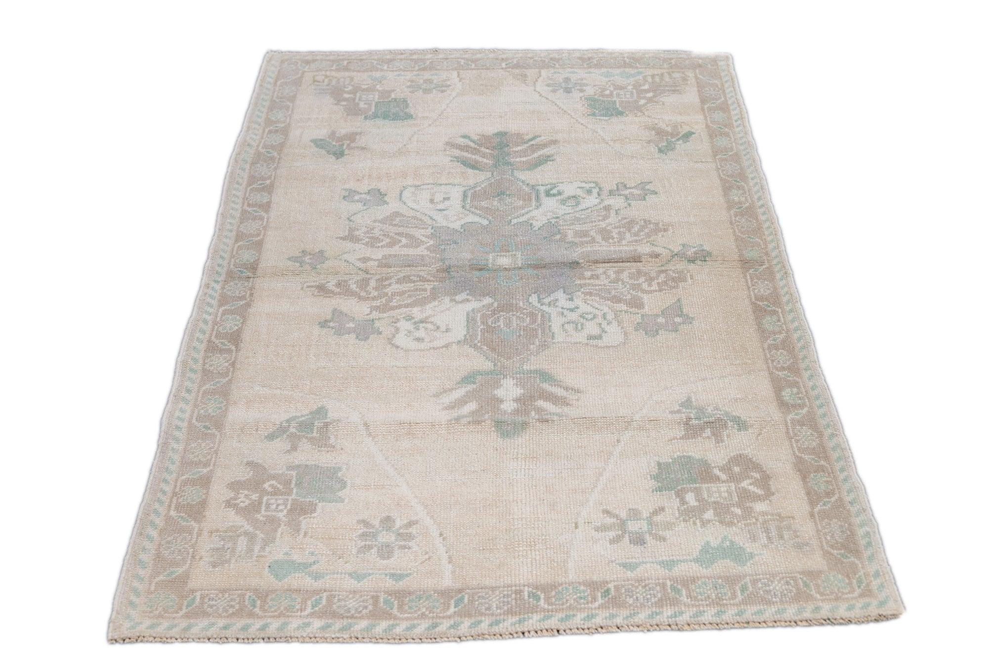 Oushak-Teppich 3'7'' x 5'10'' im Angebot 4