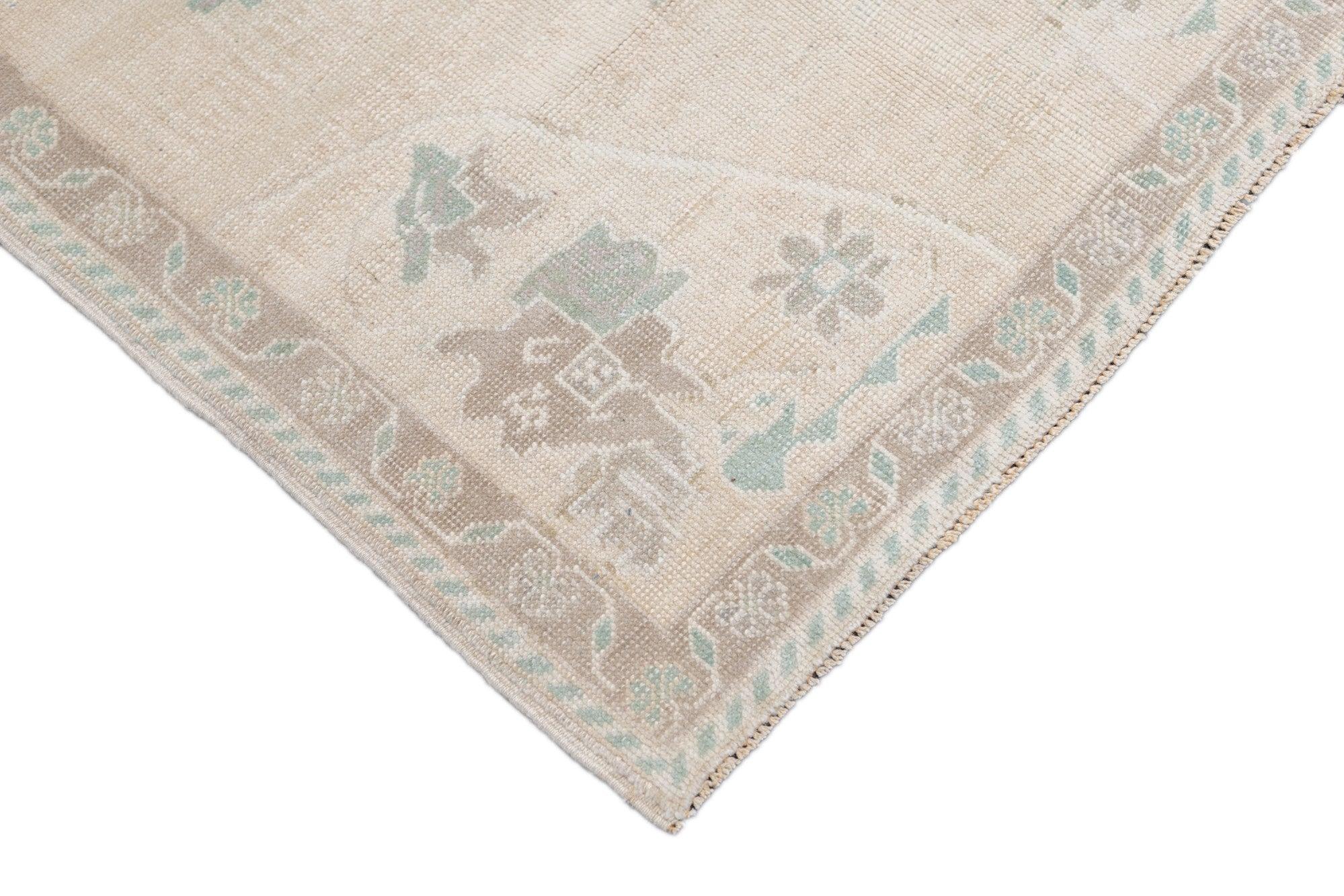Oushak-Teppich 3'7'' x 5'10'' im Zustand „Gut“ im Angebot in New York, NY