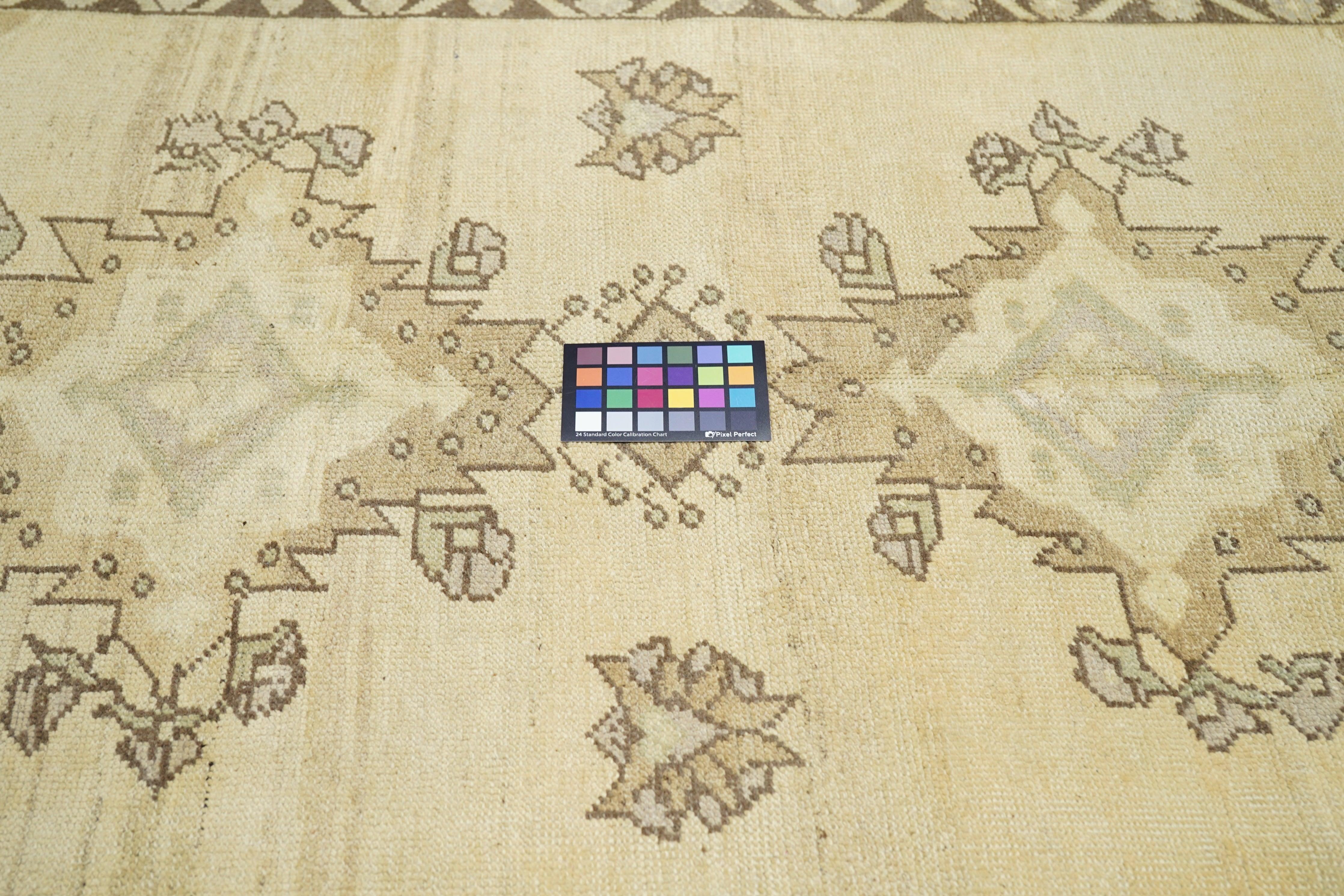 Oushak Rug 3'7'' x 6'6'' (Türkisch) im Angebot