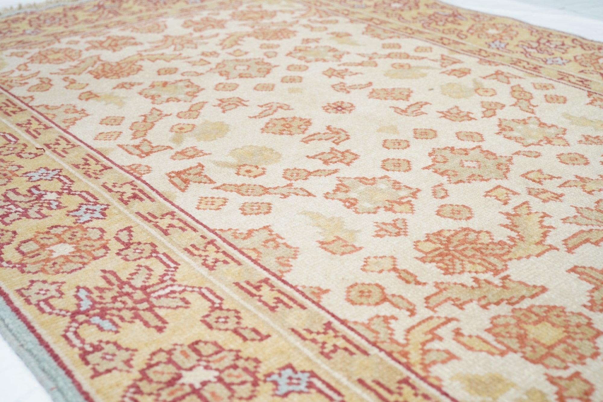 Oushak Rug 4'0