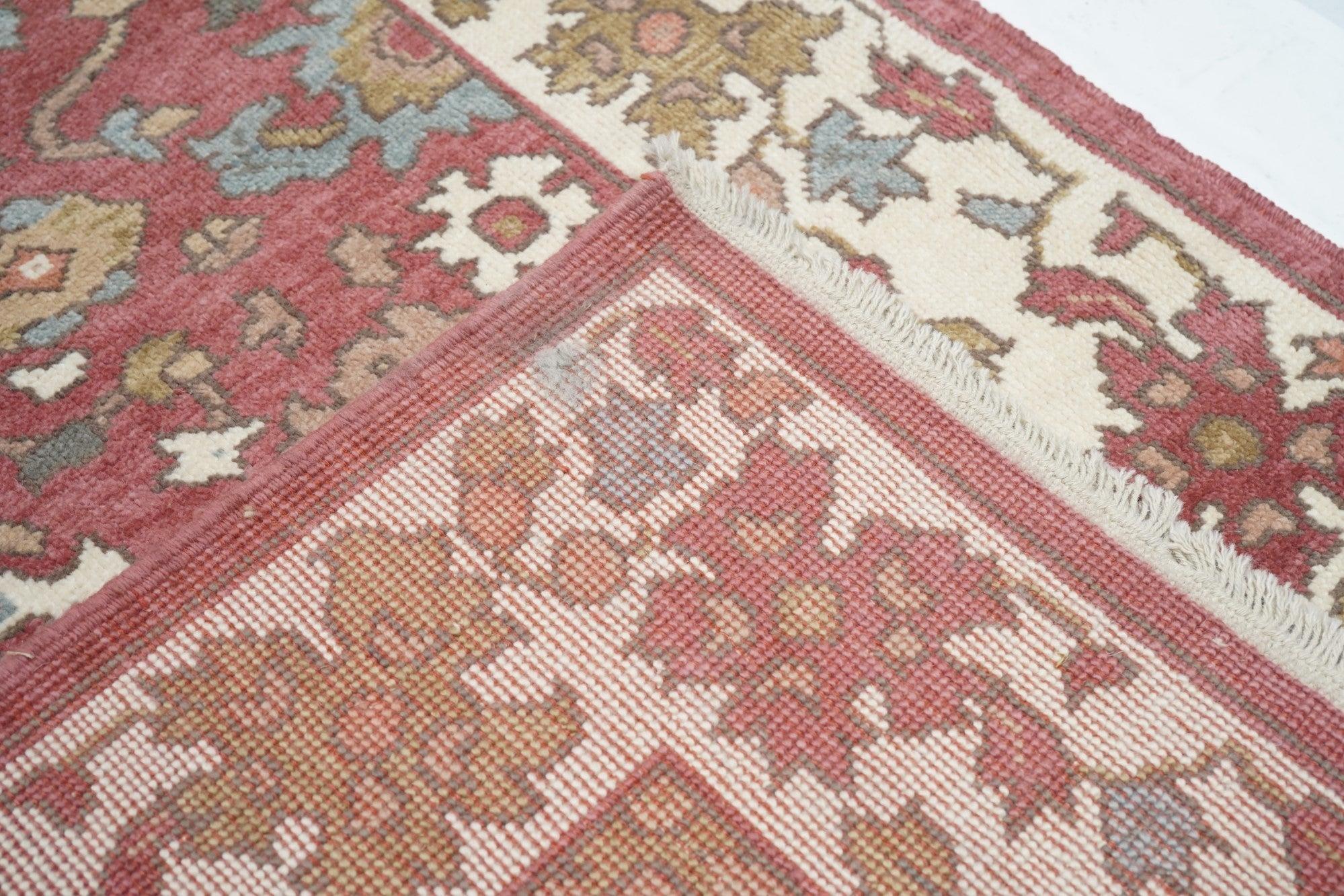 Oushak-Teppich 4'1'' x 6'1'' im Angebot 4