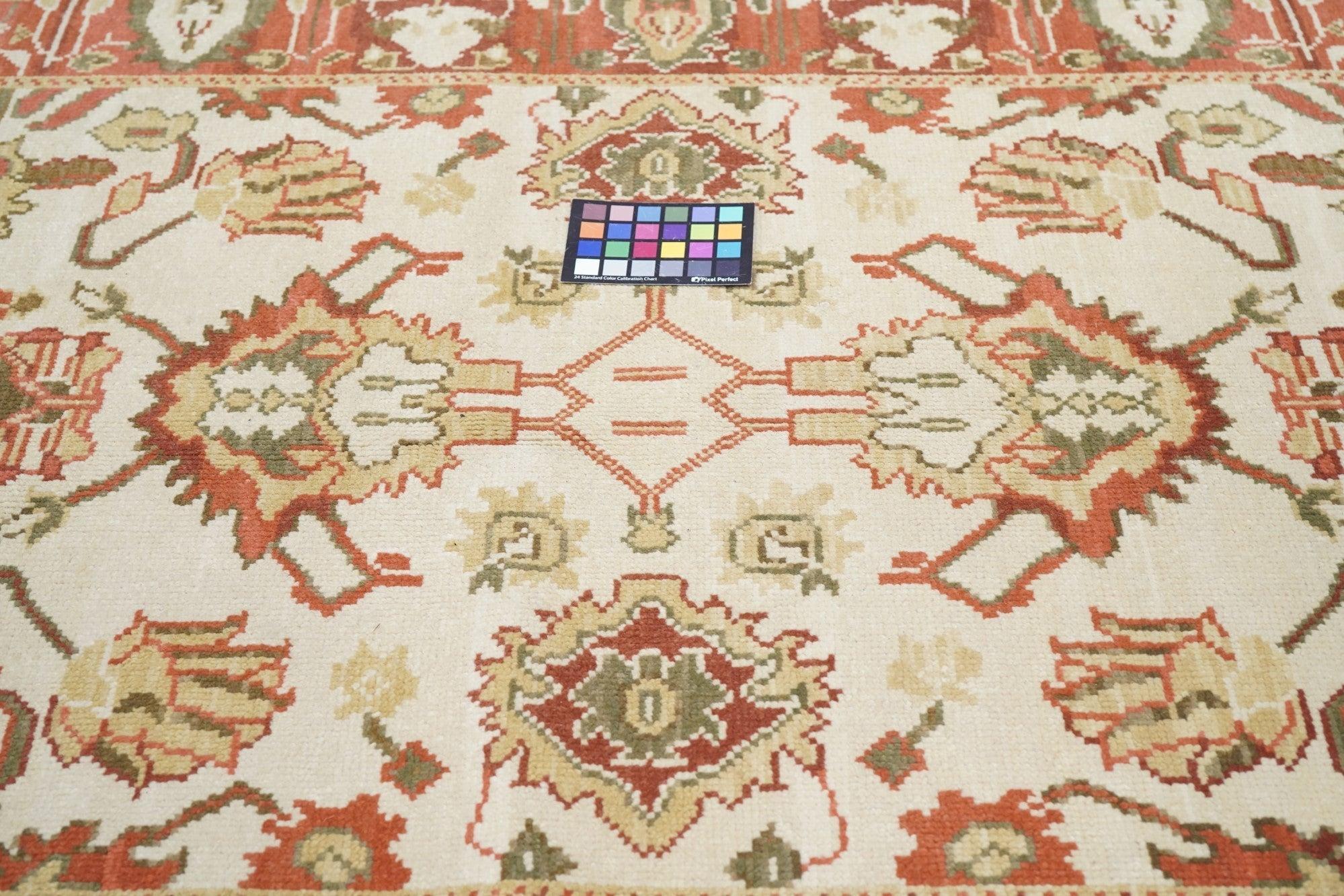 Tappeto Oushak 4'1'' x 6'1'' In condizioni Nuovo in vendita a New York, NY
