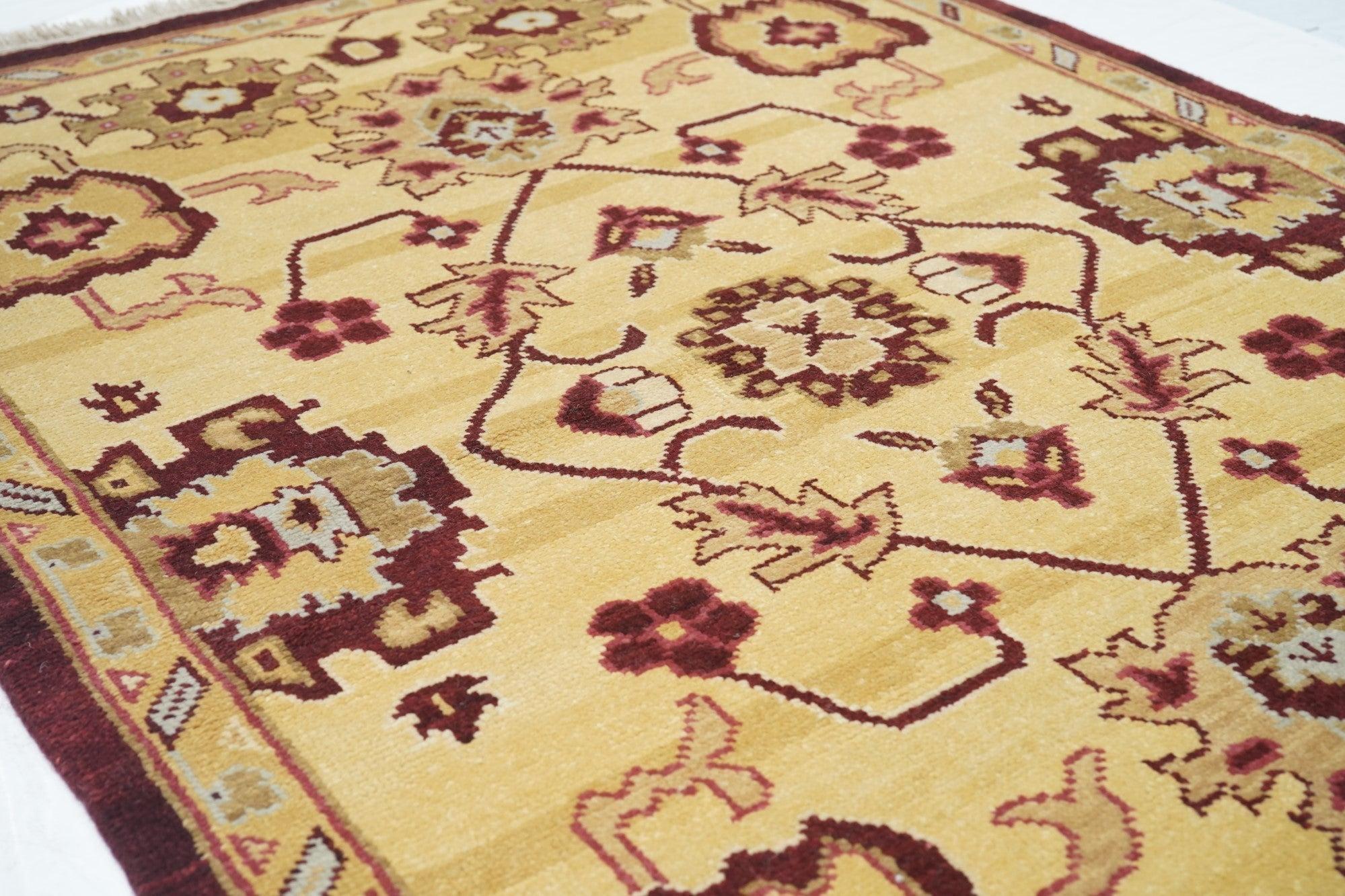 Oushak-Teppich 4'1'' x 6'1'' (Terrakotta) im Angebot