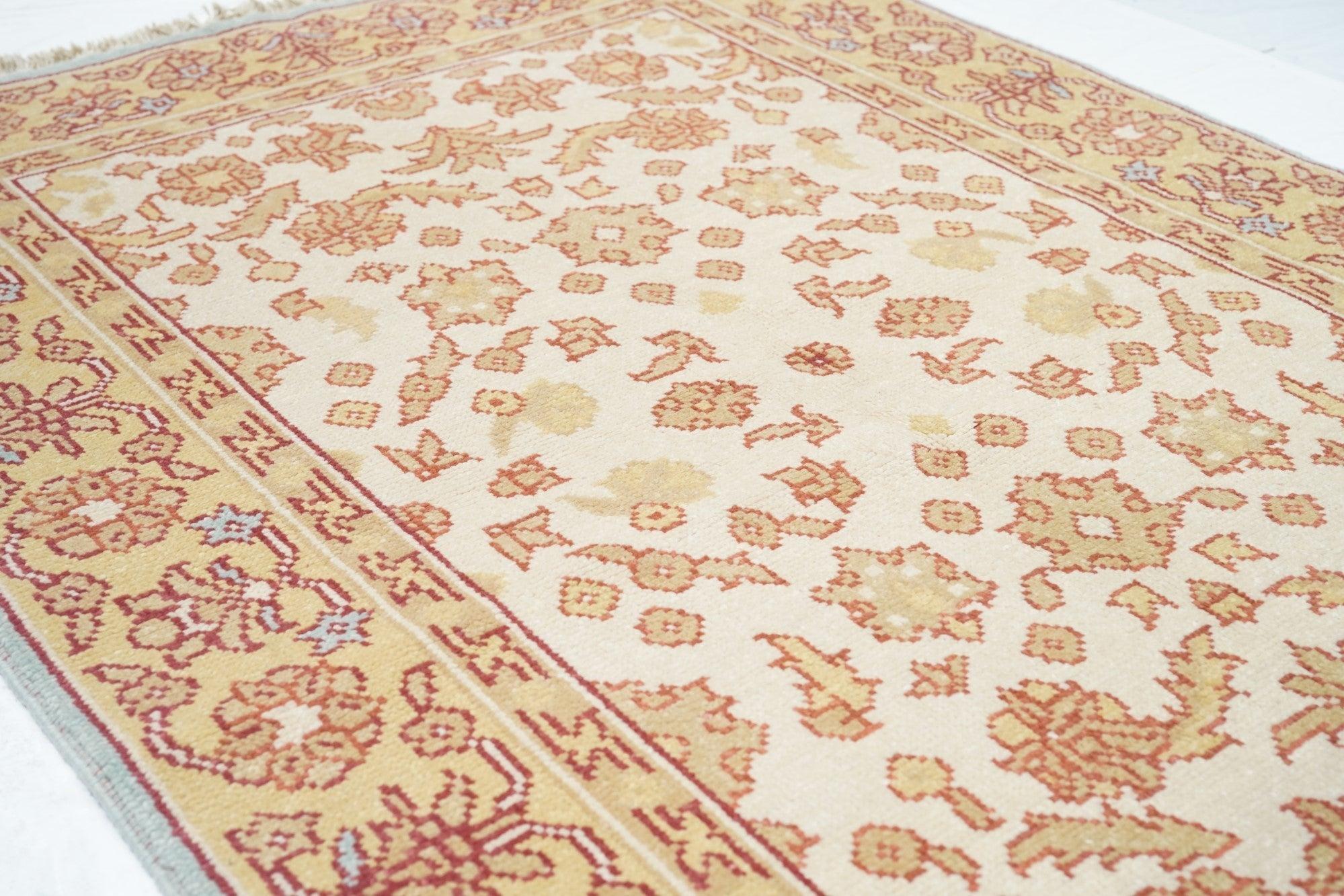 Oushak-Teppich 4'1'' x 6'1'' (Wolle) im Angebot