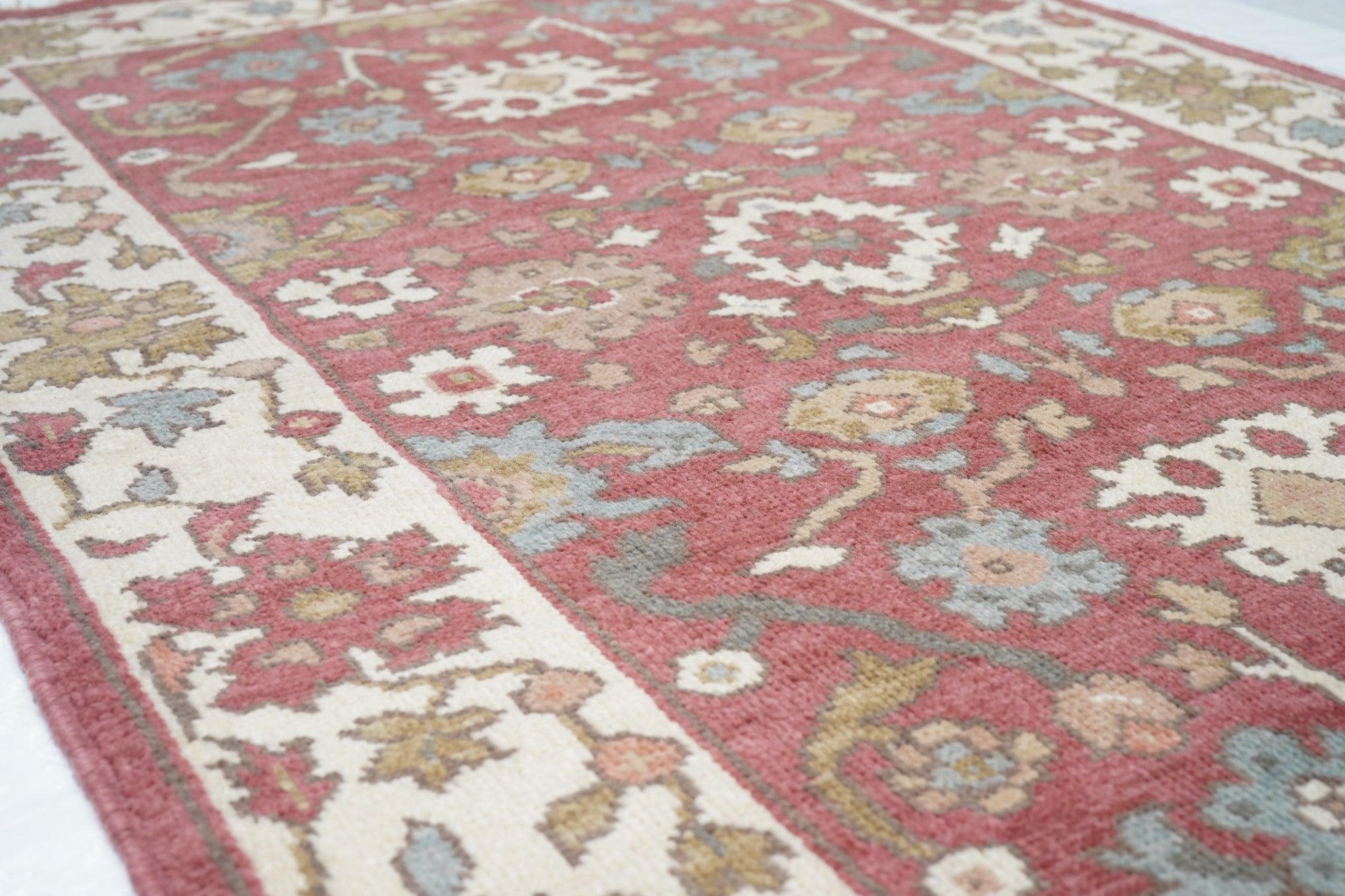Oushak-Teppich 4'1'' x 6'1'' im Angebot 1