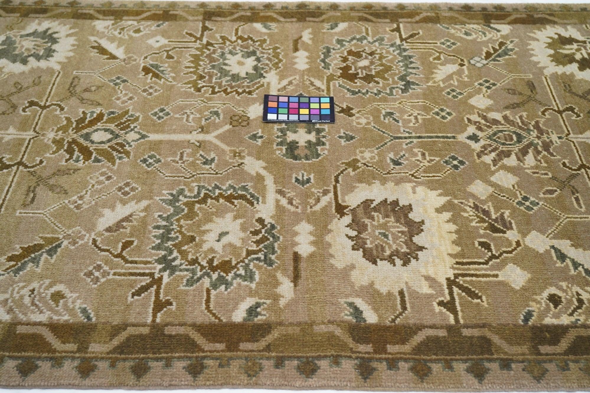 Oushak-Teppich 4'1'' x 6'1'' im Angebot 1