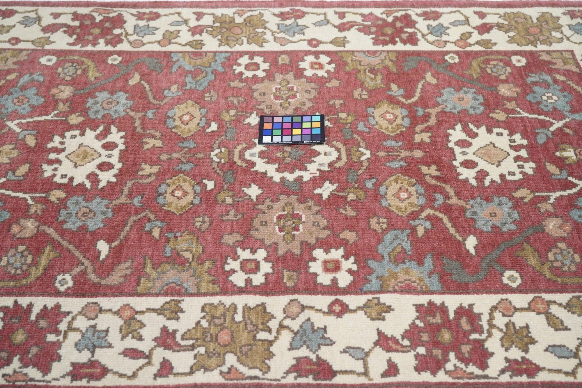 Oushak-Teppich 4'1'' x 6'1'' im Angebot 2