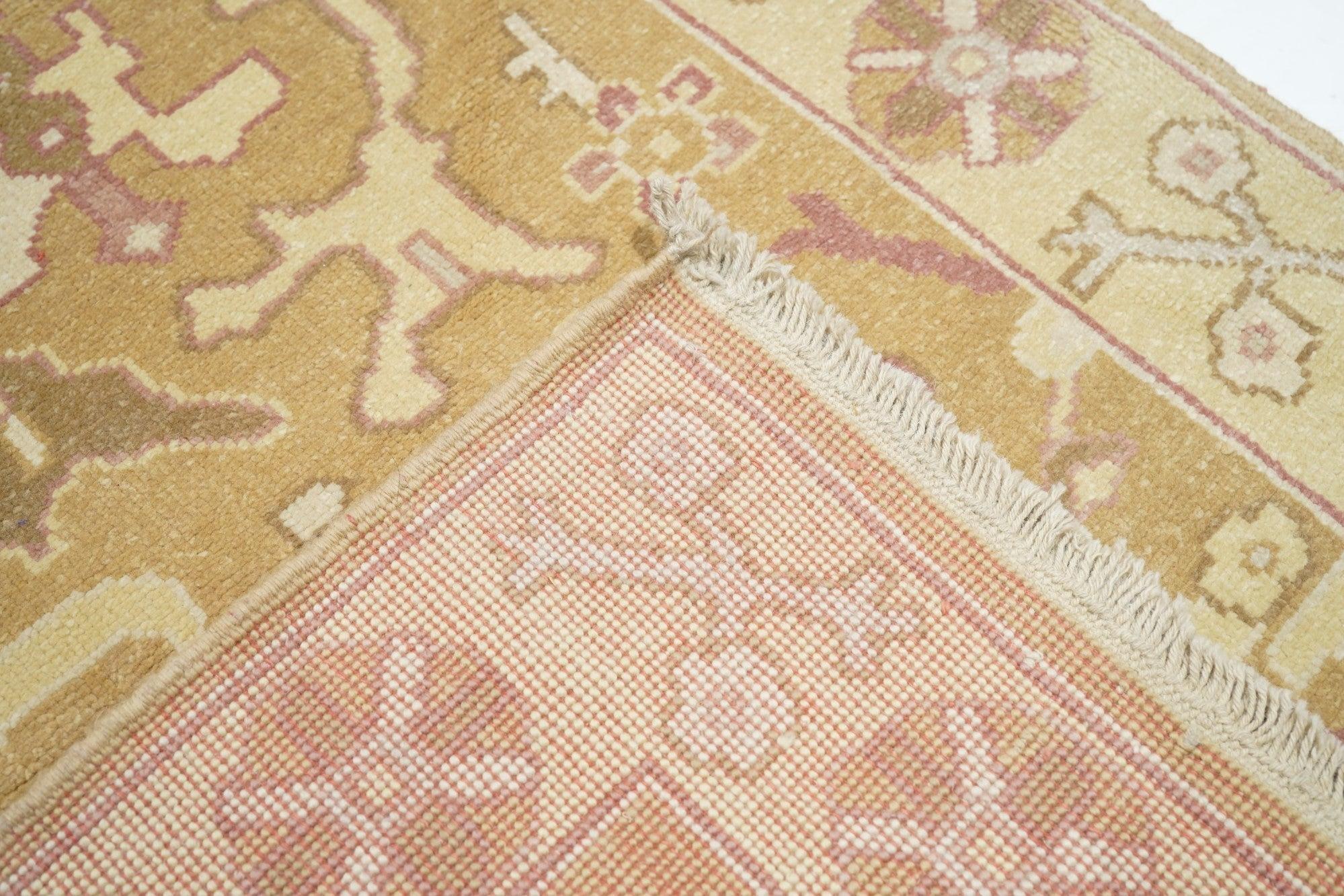 Oushak-Teppich 4'1'' x 6'1'' im Angebot 2
