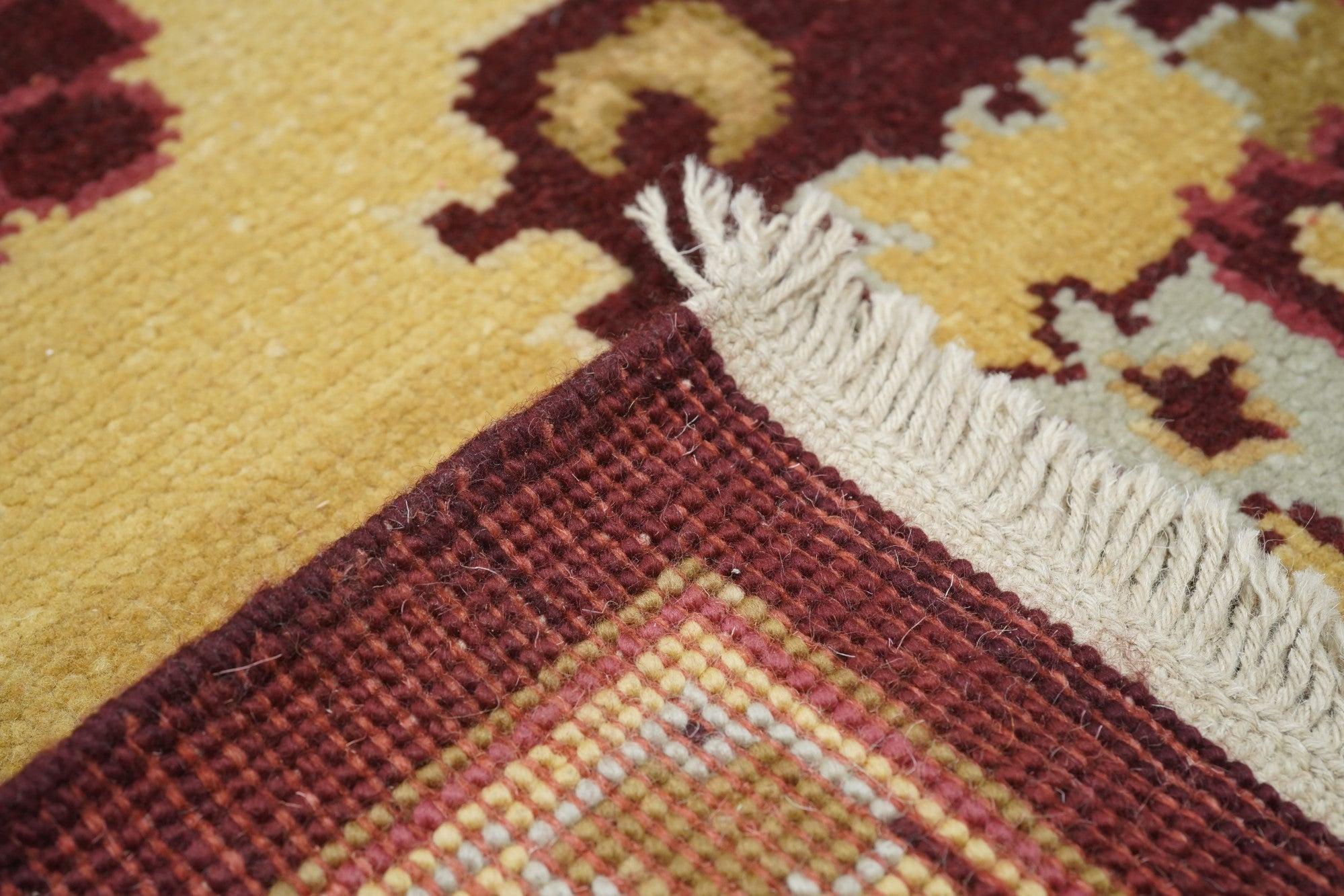 Oushak-Teppich 4'1'' x 6'1'' im Angebot 2