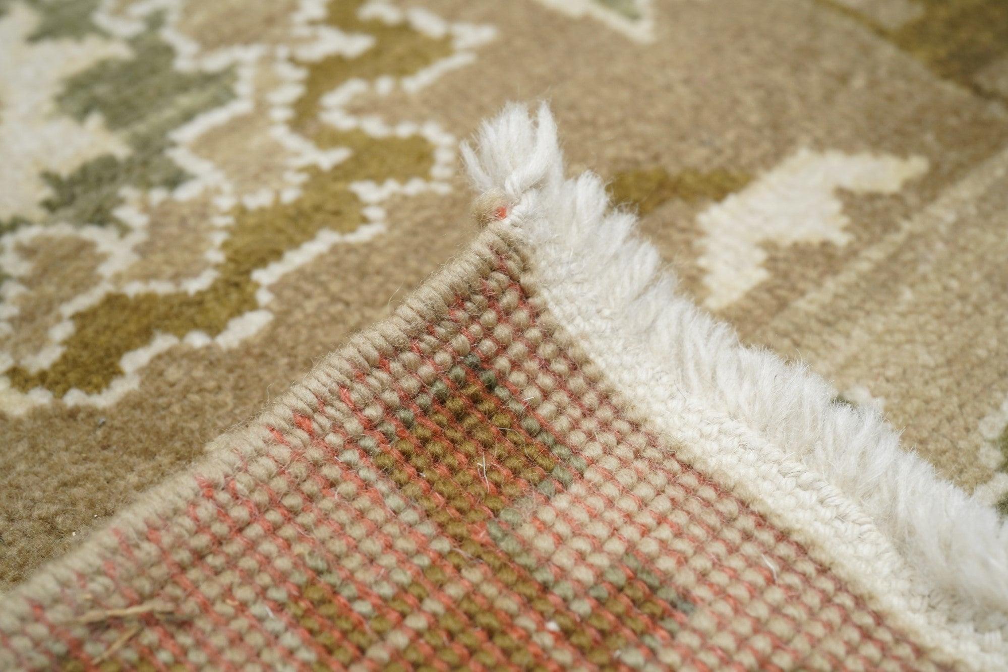 Tappeto Oushak 4'1'' x 6'1'' in vendita 2
