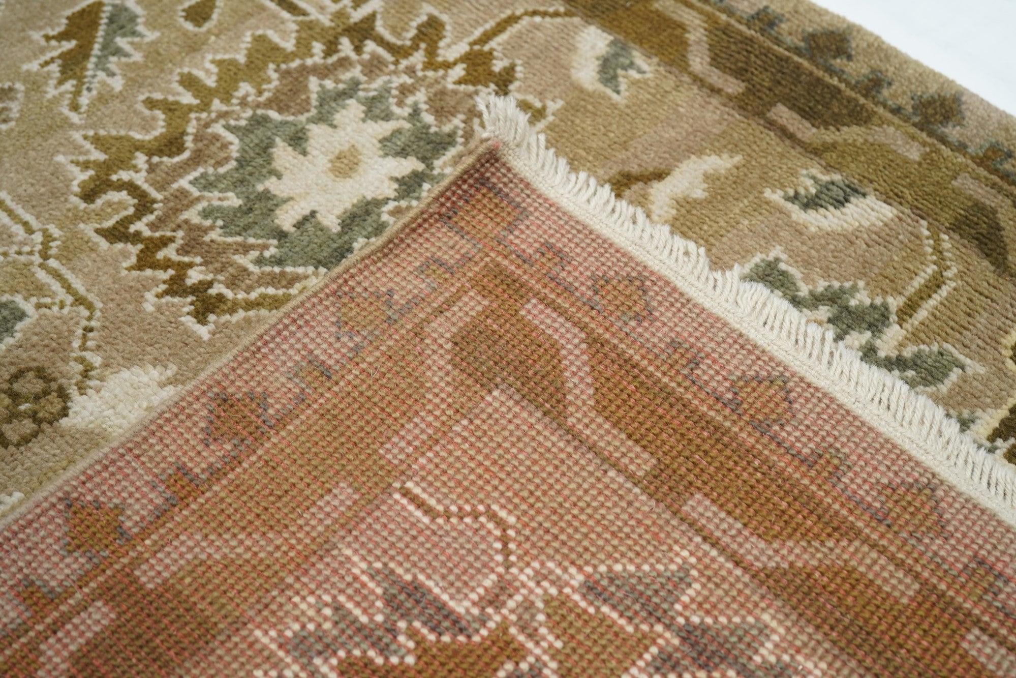 Oushak-Teppich 4'1'' x 6'1'' im Angebot 3
