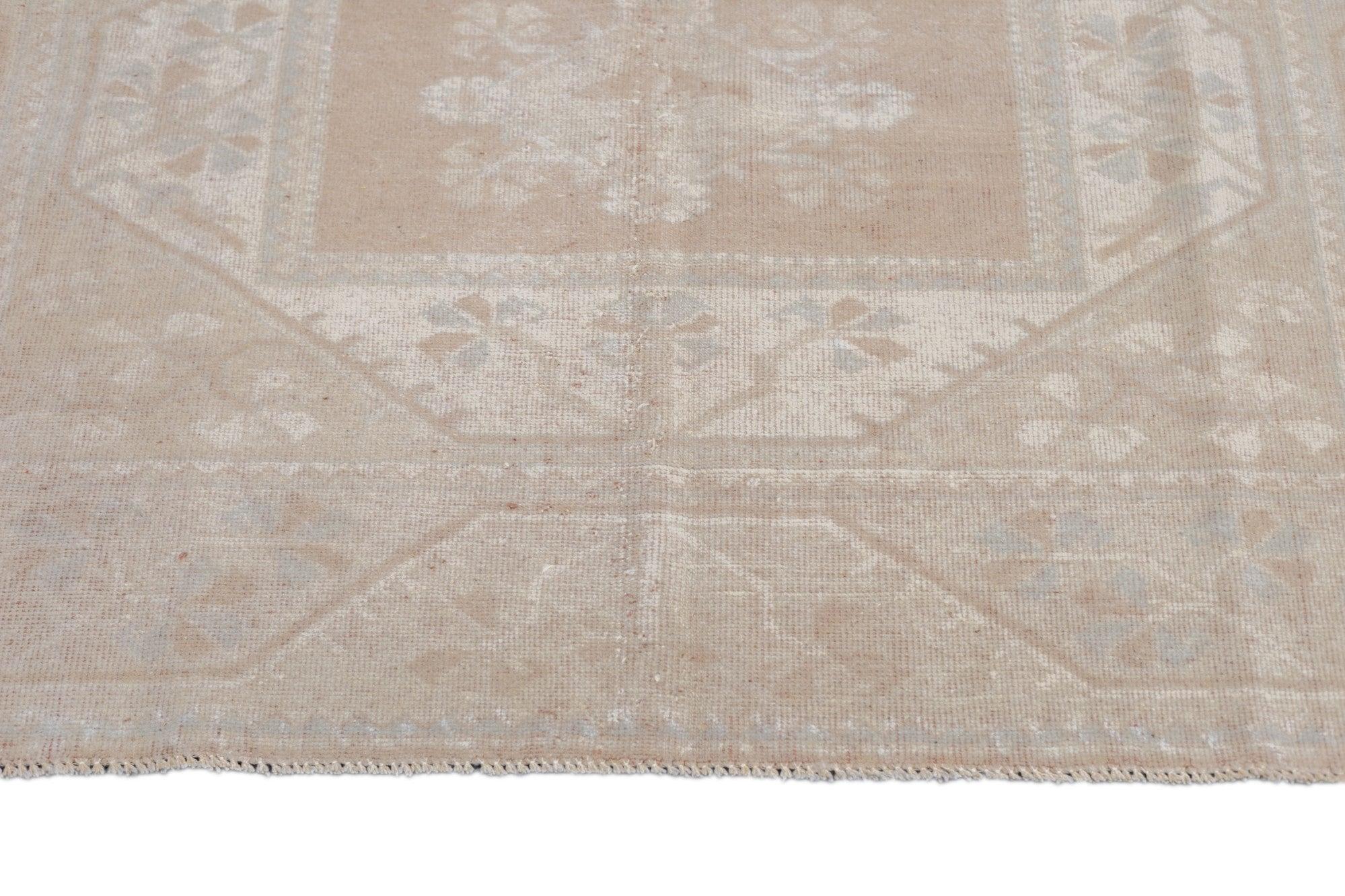Tappeto Oushak 5'1'' x 8'0'' In condizioni buone in vendita a New York, NY