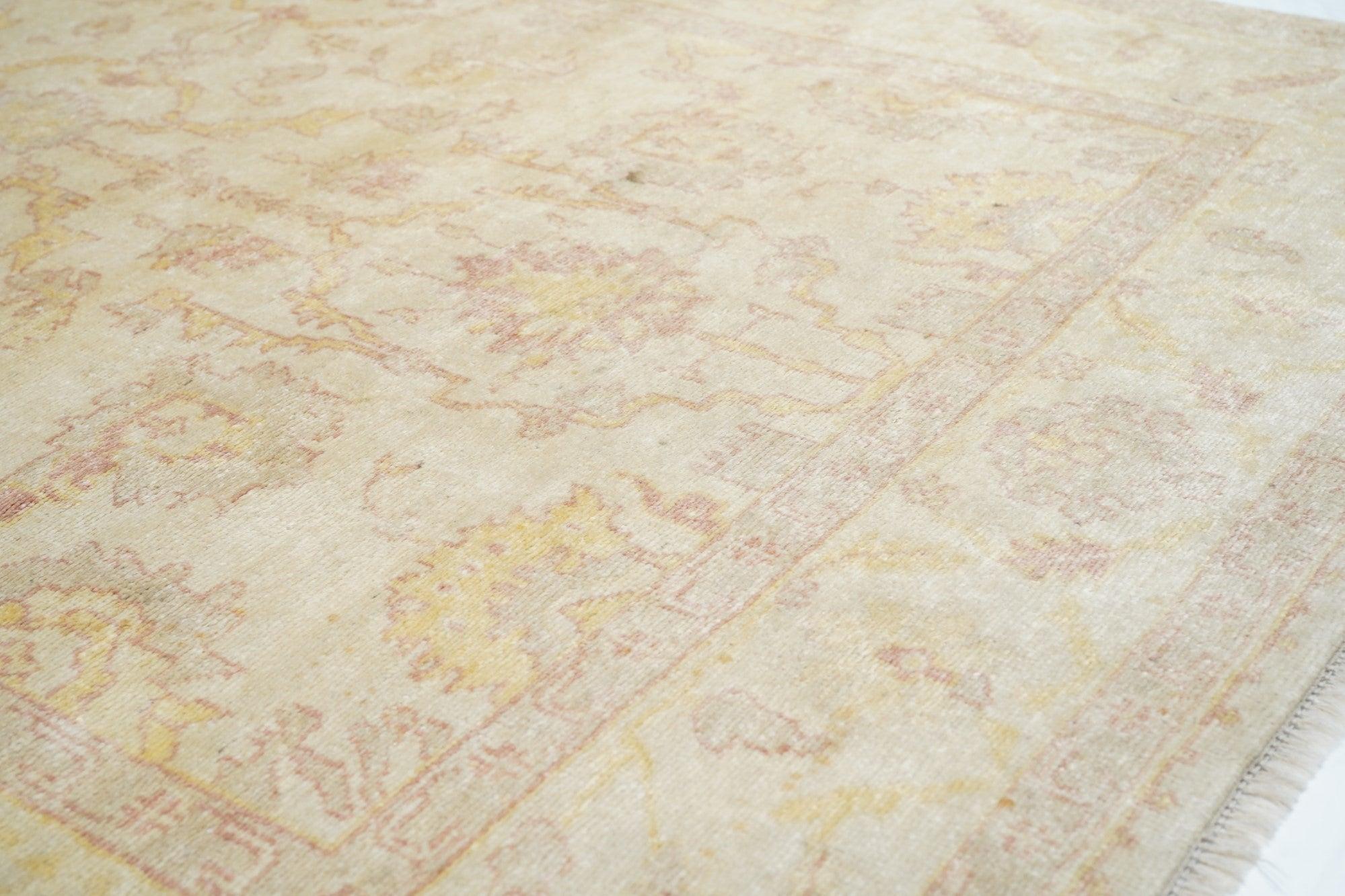 Oushak-Teppich 5'5'' x 8'7'' (21. Jahrhundert und zeitgenössisch) im Angebot
