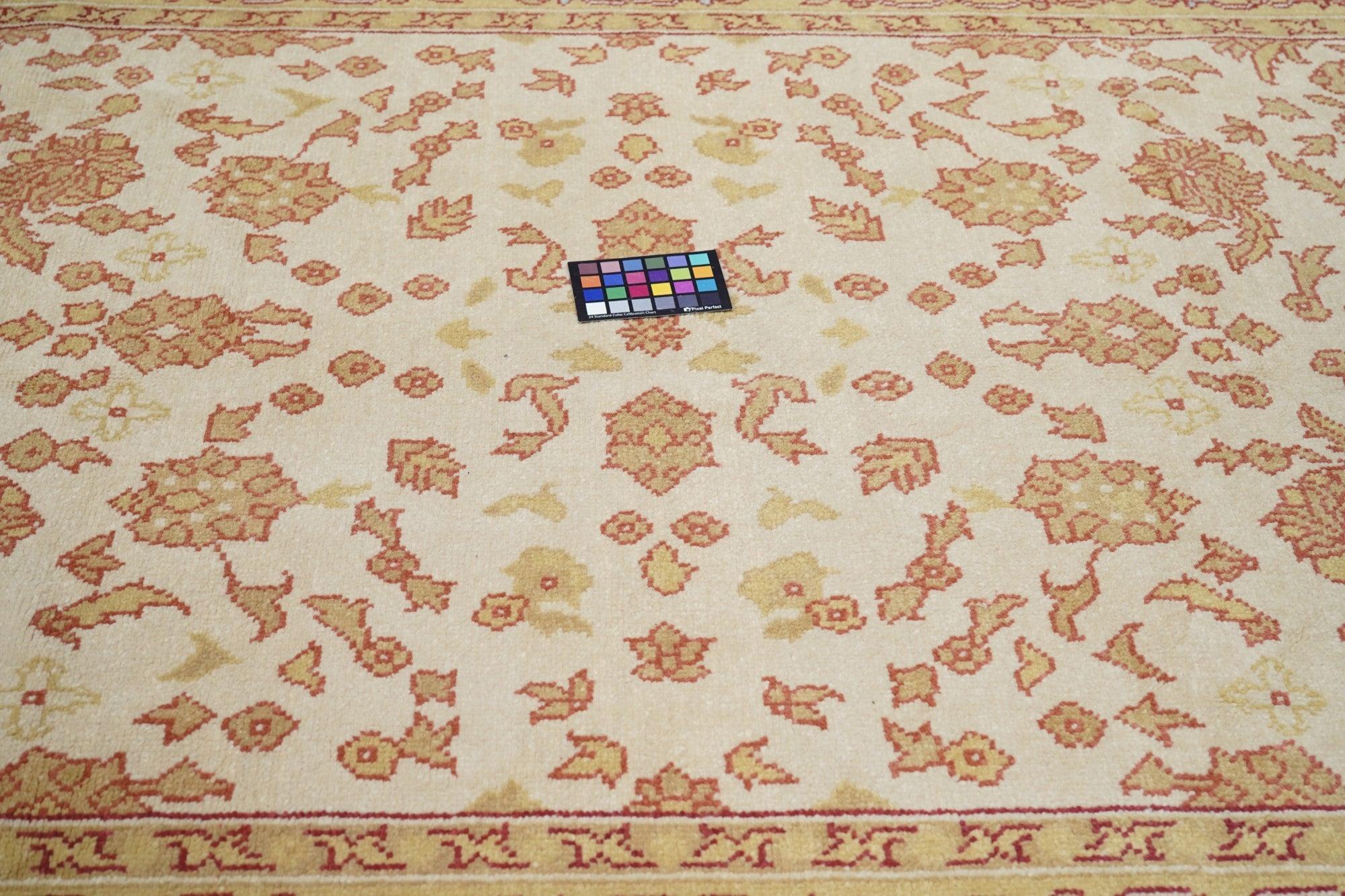 Oushak Rug 6'0'' x 9'0'' in vendita 4