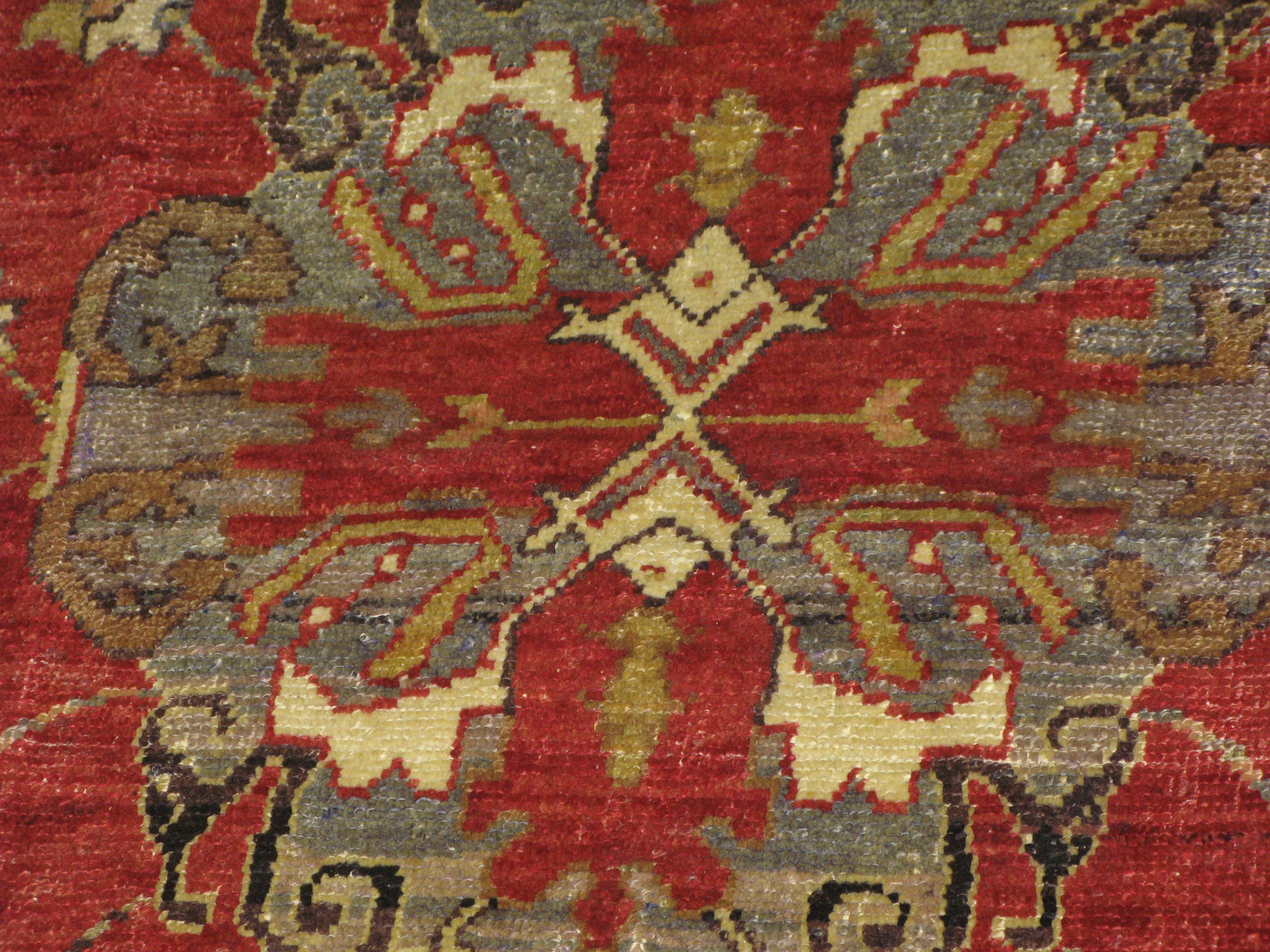 Oushak Rug, Free Shipping In Good Condition For Sale In Evanston, IL