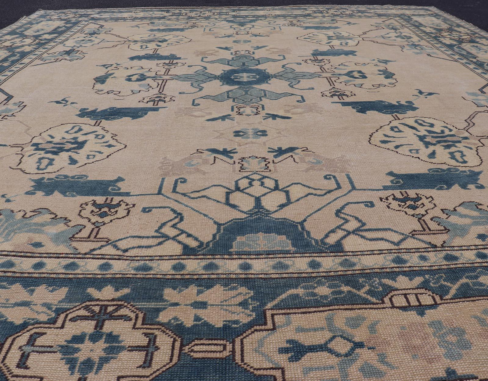 Oushak Rug from Mid-20th Century Turkey with Blue Tribal Design 10 x 12'4 In Good Condition For Sale In Atlanta, GA