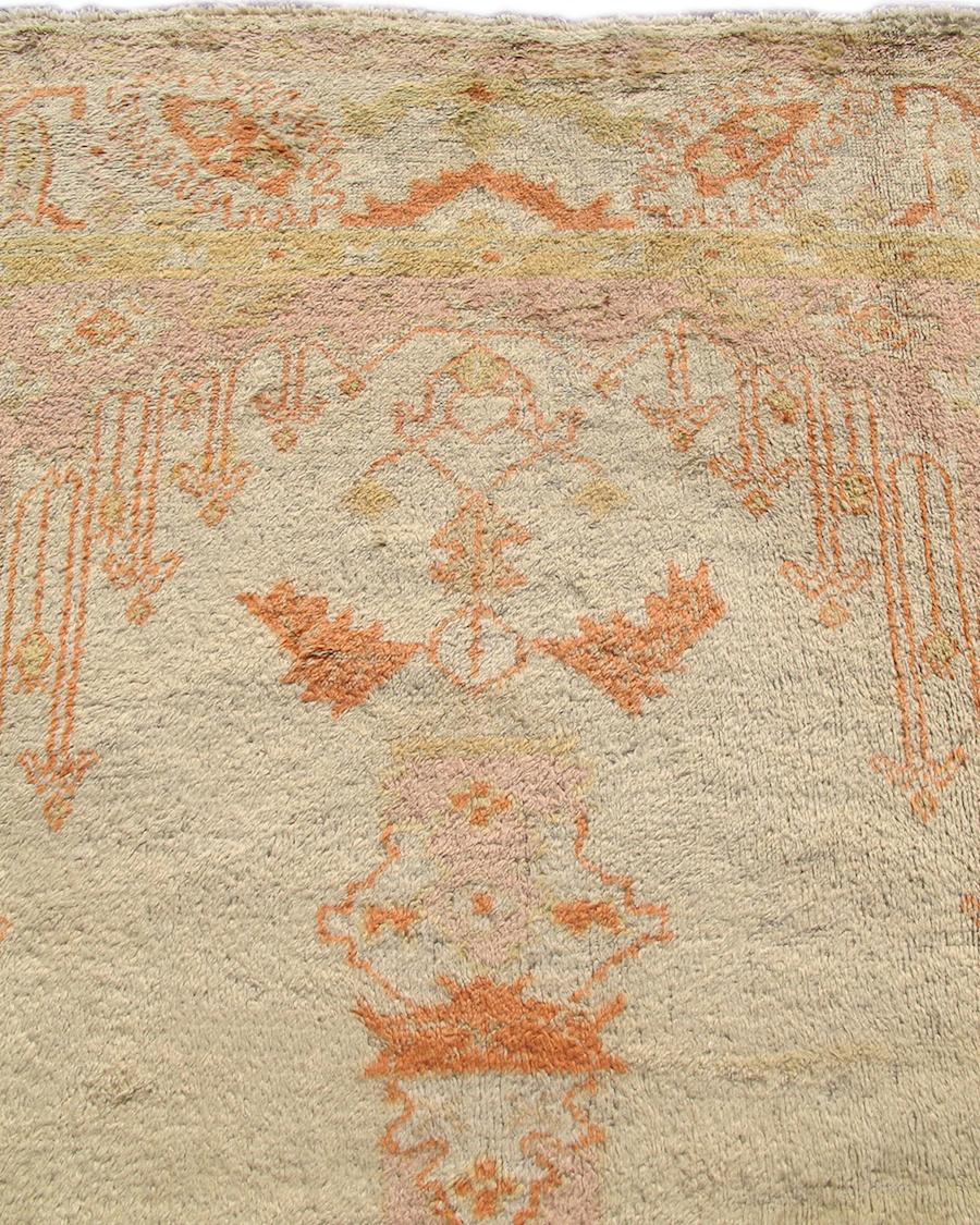 Antiker anatolischer Oushak-Teppich, spätes 19. Jahrhundert (Türkisch) im Angebot
